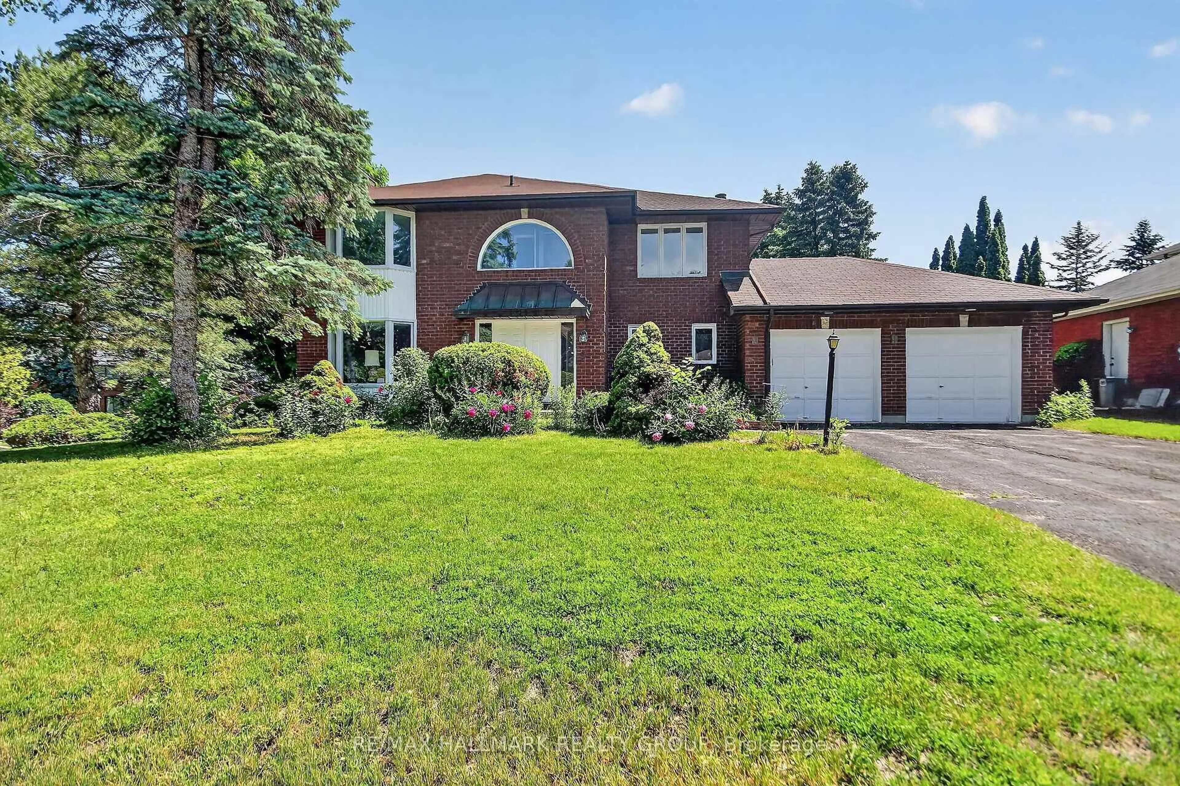 Unknown for 9 Halldorson Cres, Kanata Ontario K2K 2C3