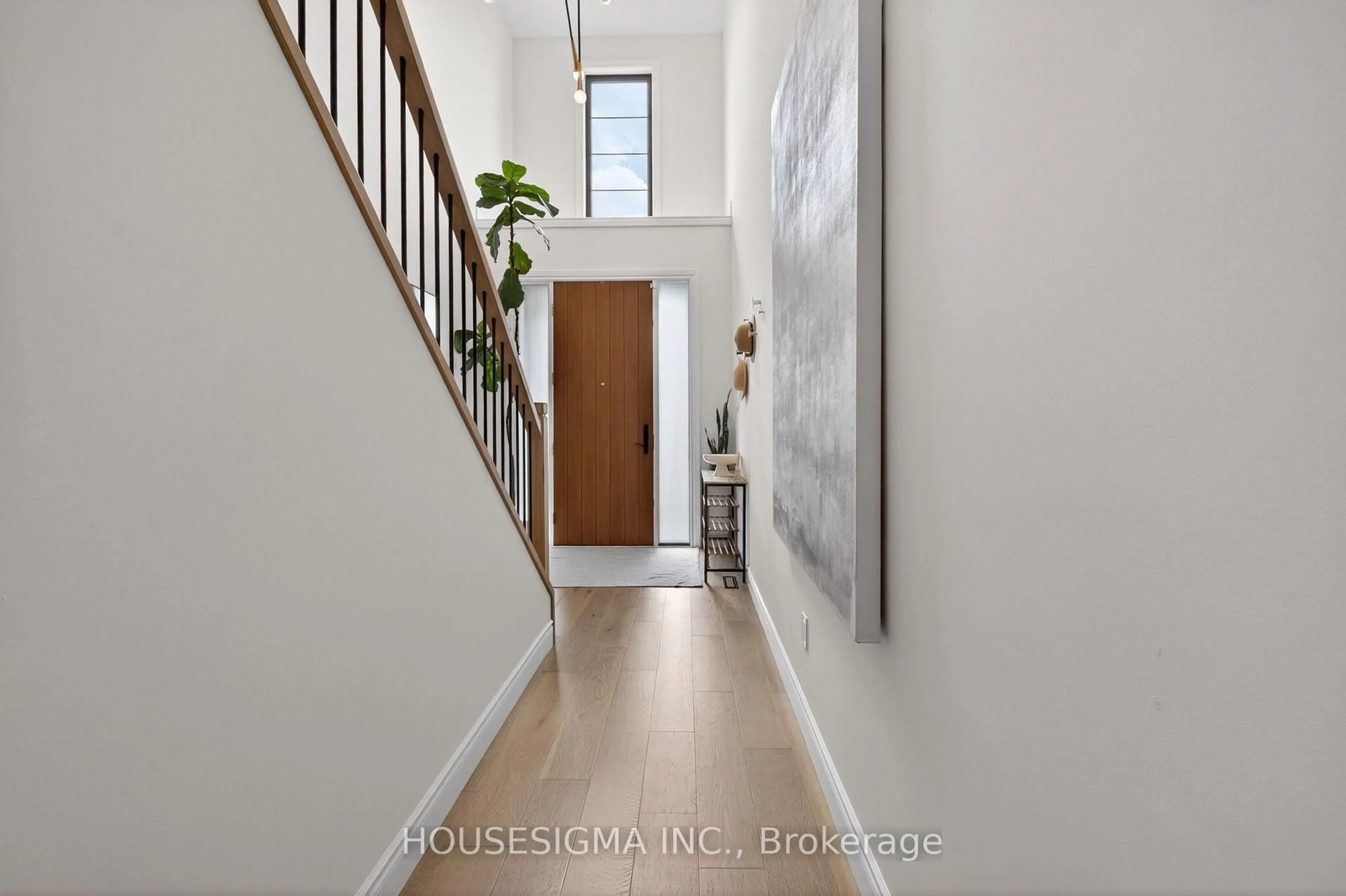 Indoor entryway for 3051 Doyle Dr, London South Ontario N6M 0G9