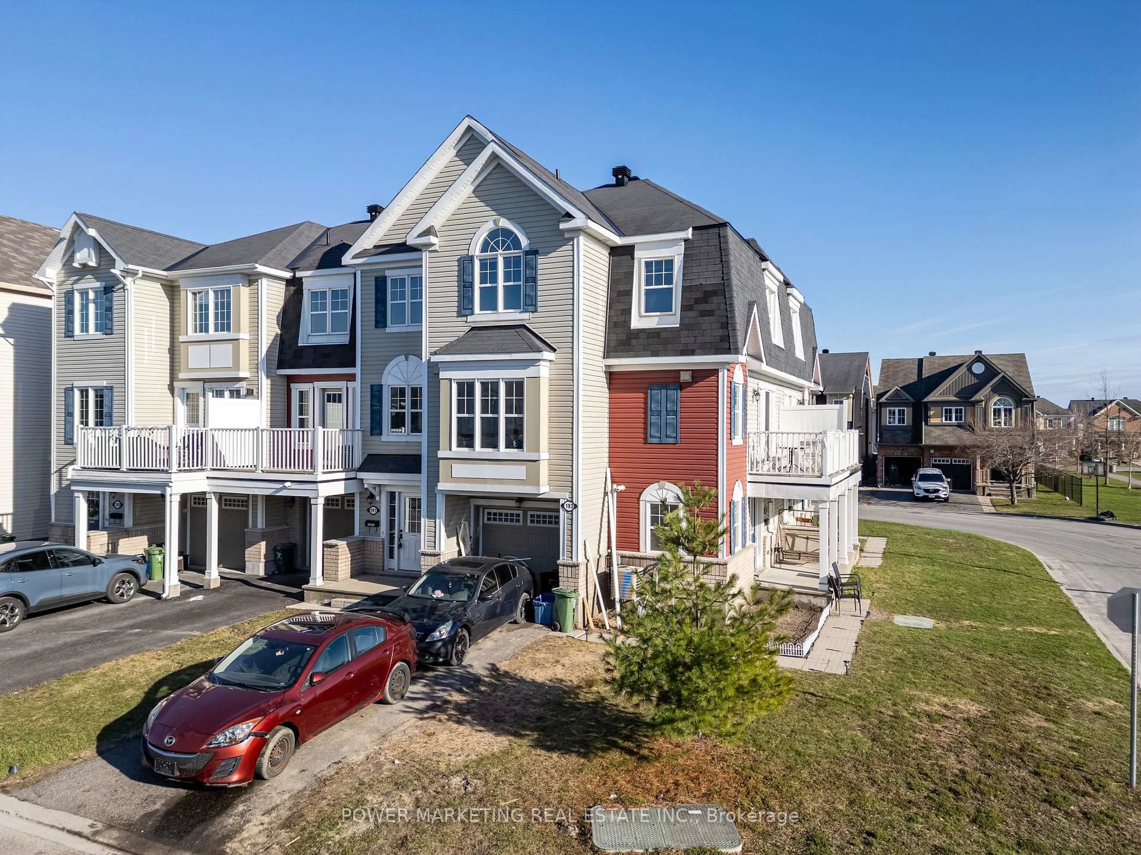 A pic from outside/outdoor area/front of a property/back of a property/a pic from drone, street for 193 SOLEIL Ave, Ottawa Ontario K4A 0V9