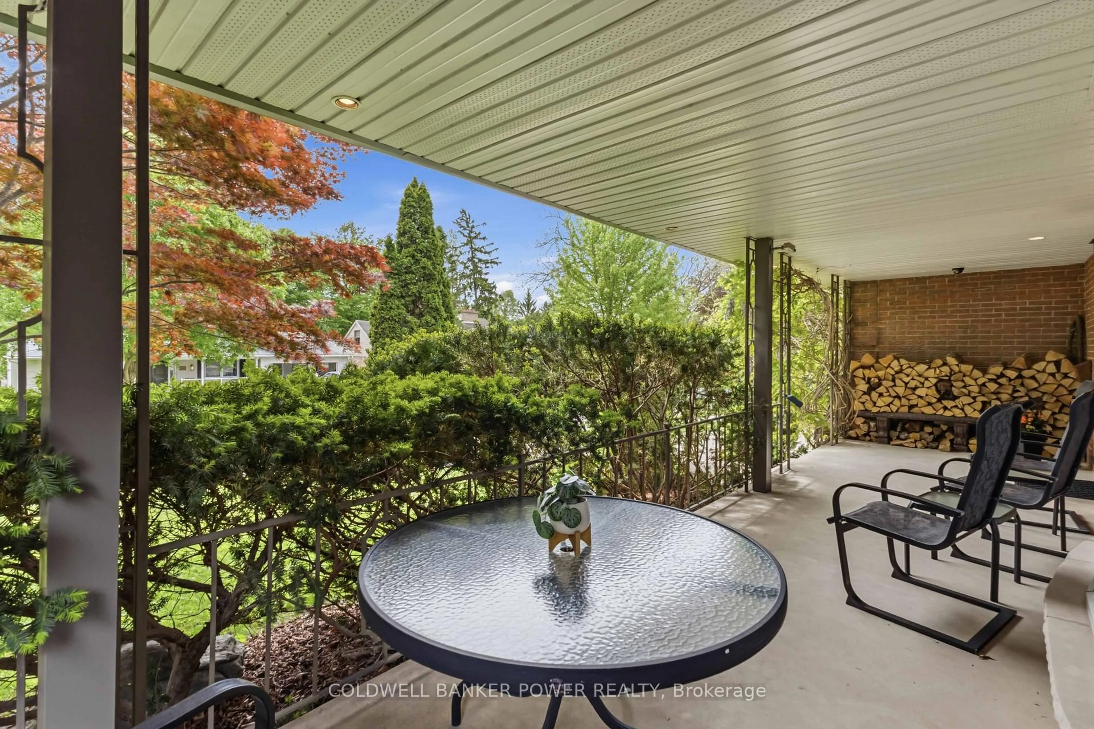 Patio, unknown for 19 Linksgate Rd, London North Ontario N6G 2A6