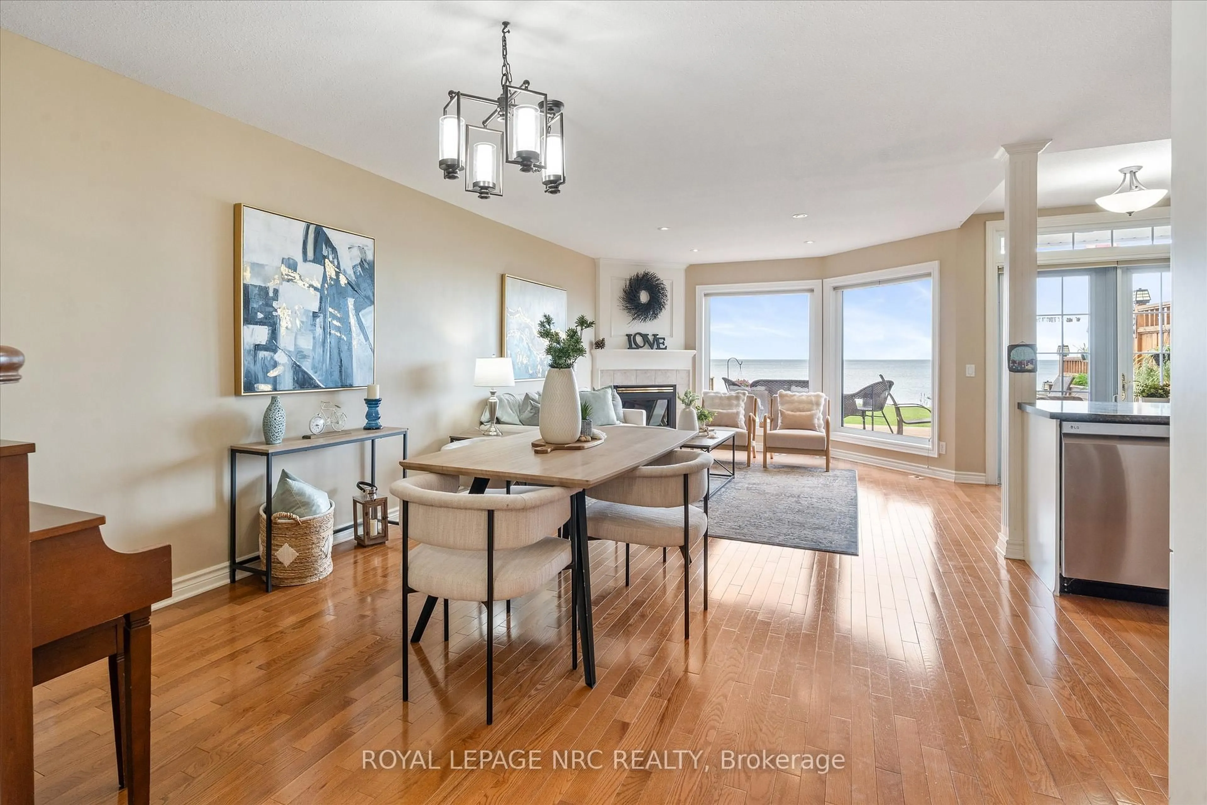 Living room with furniture, wood/laminate floor for 11 Lakeside Dr #50, St. Catharines Ontario L2M 1P3