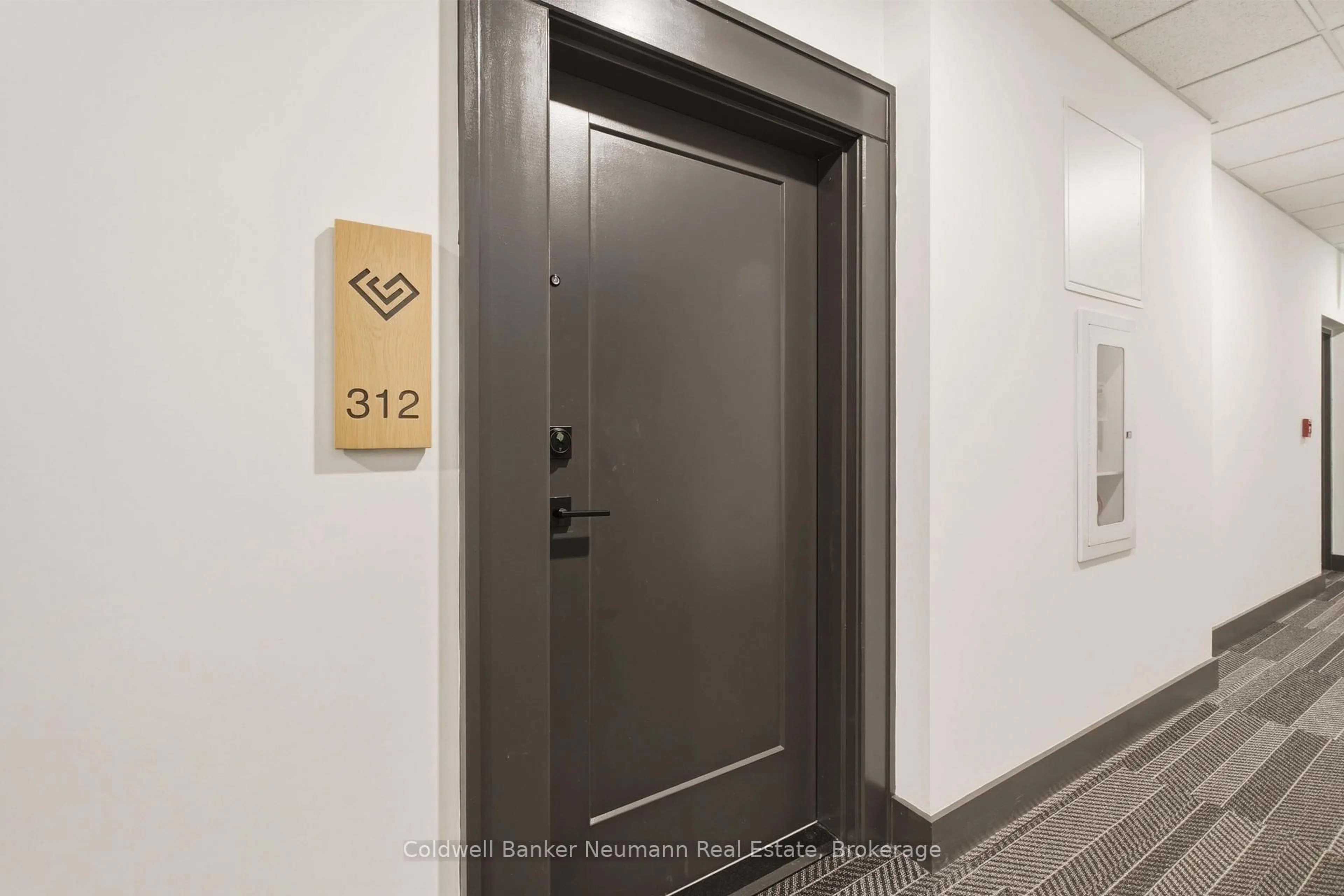 Indoor foyer for 1882 Gordon St #312, Guelph Ontario N1L 0P6