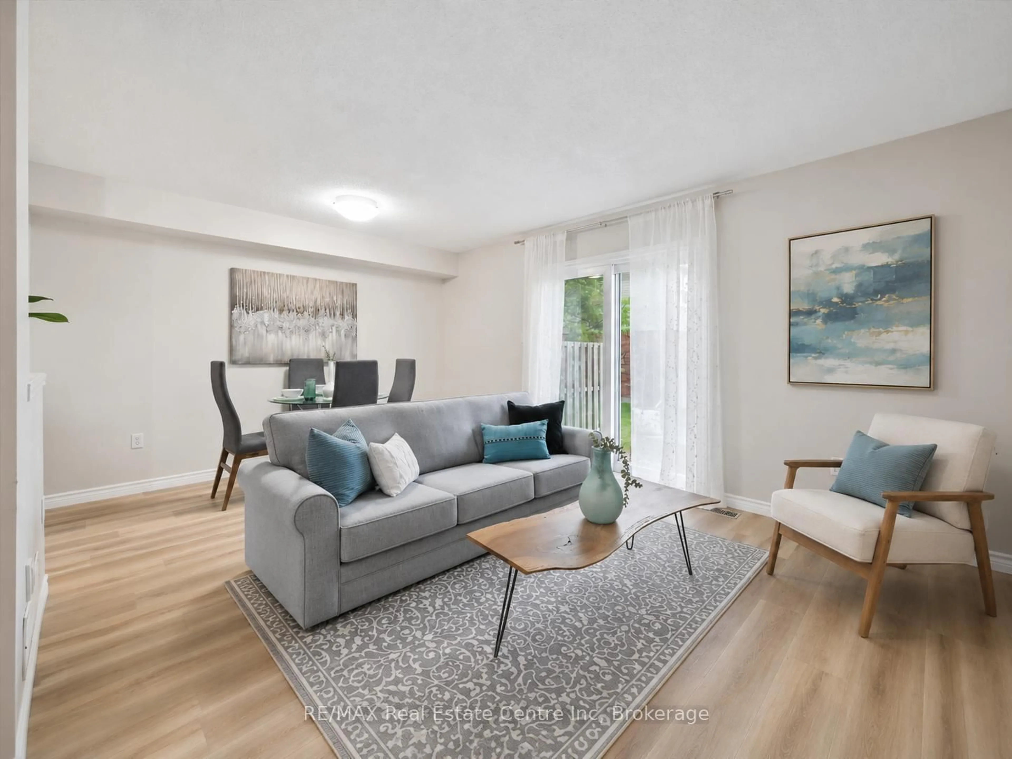 Living room with furniture, unknown for 124 GOSLING Gdns #44, Guelph Ontario N1G 5K6