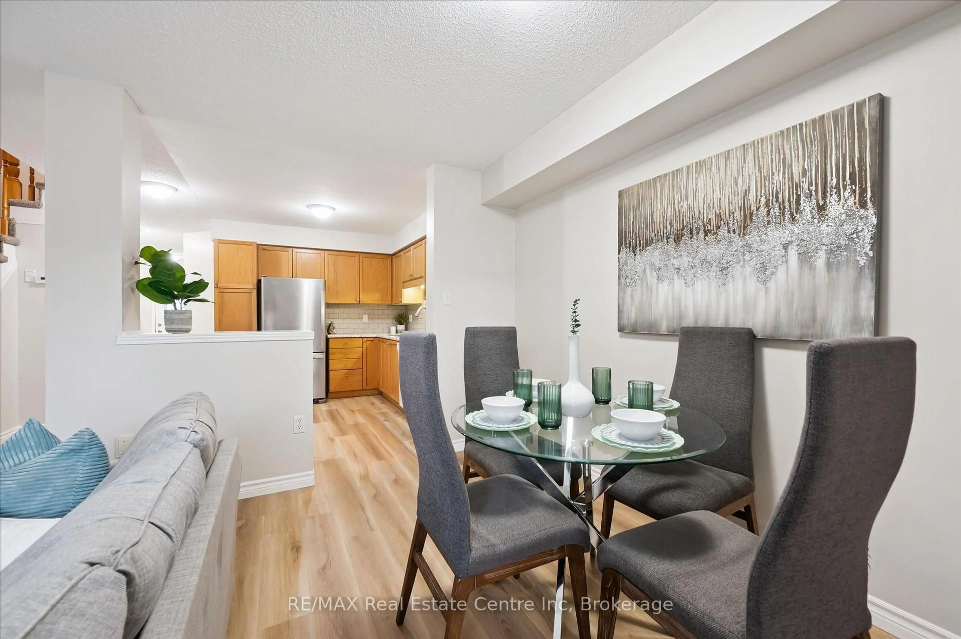 Dining room, unknown for 124 GOSLING Gdns #44, Guelph Ontario N1G 5K6
