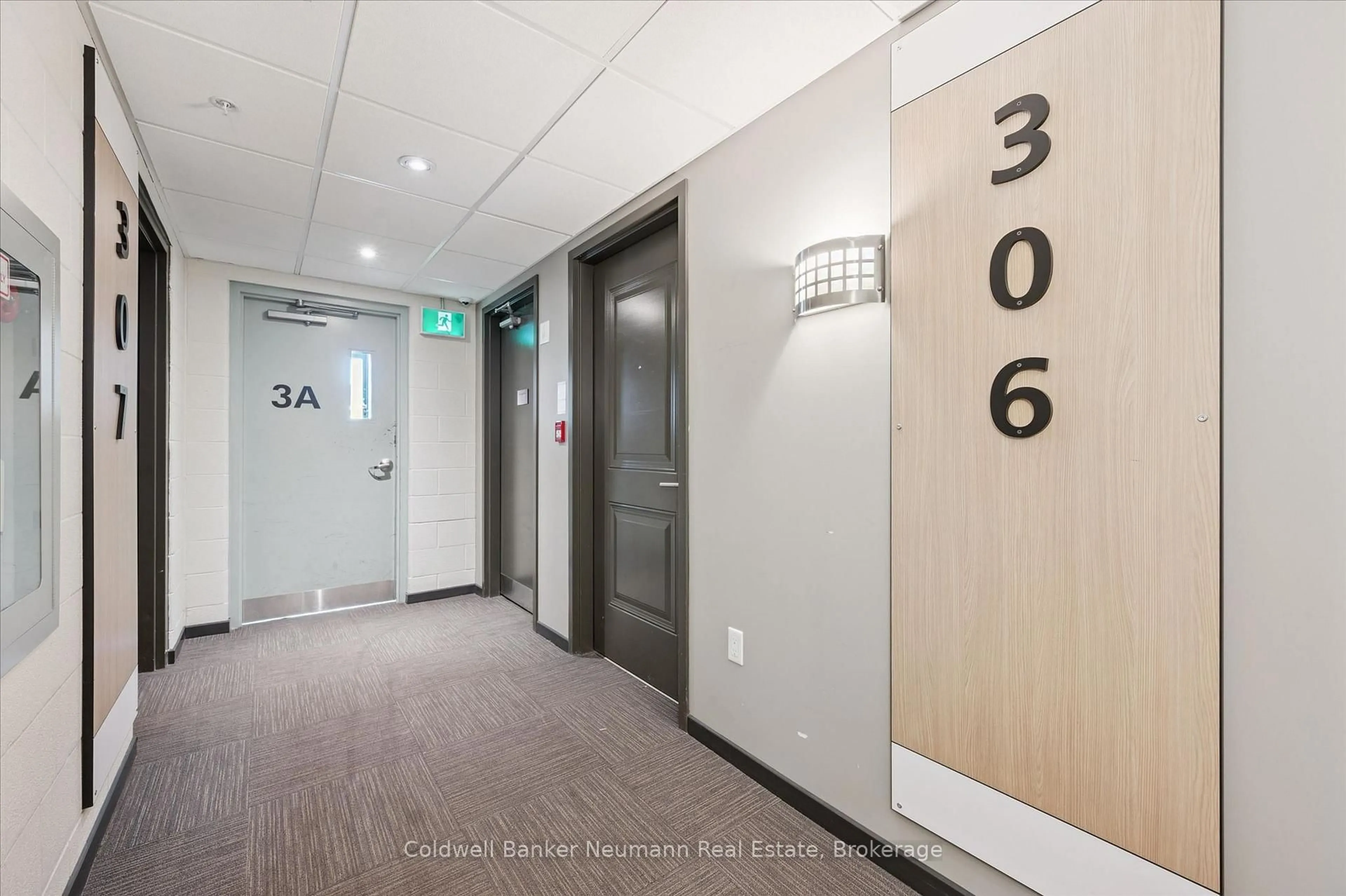 Indoor foyer for 1219 Gordon St #306, Guelph Ontario N1L 0M9