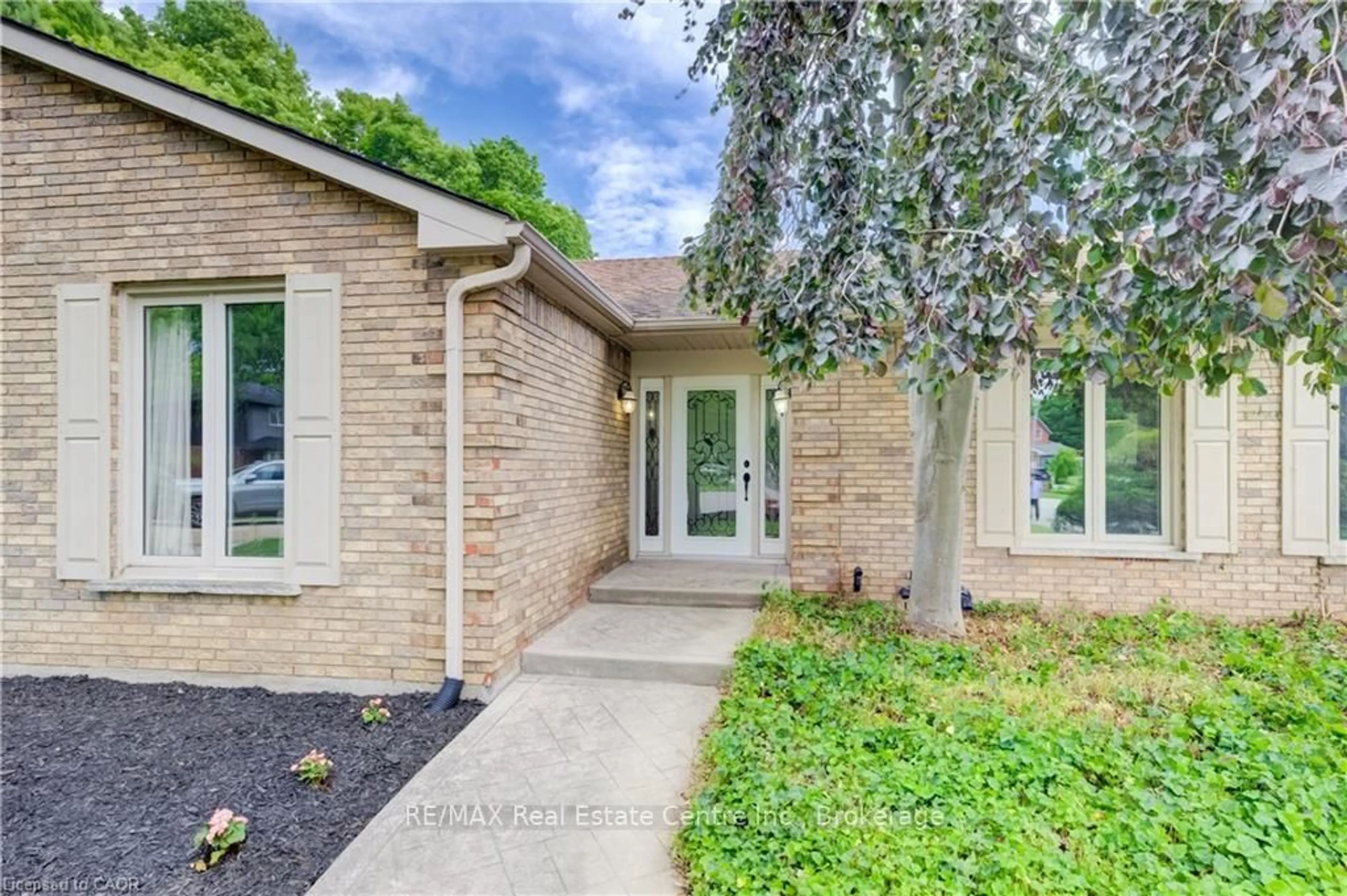 Home with brick exterior material, street for 37 Aldergrange Ave, East Zorra-Tavistock Ontario N0J 1M0