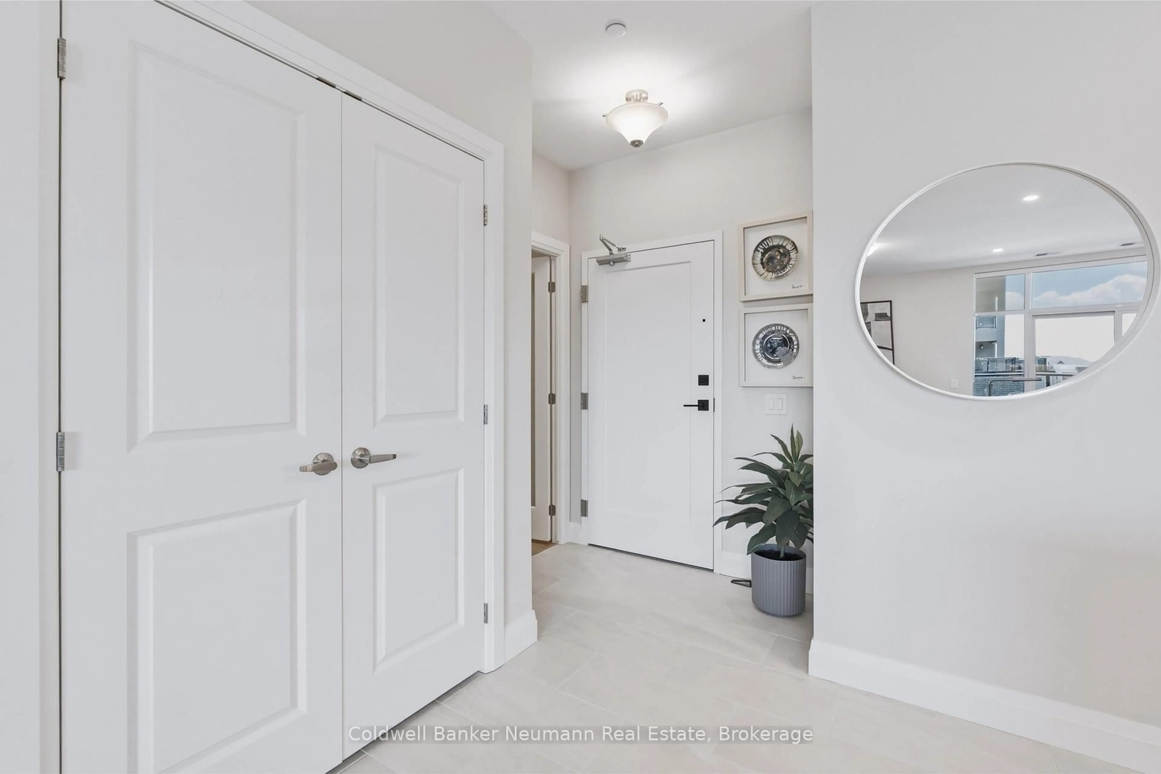 Indoor entryway for 1882 Gordon St #305, Guelph Ontario N1L 0P6
