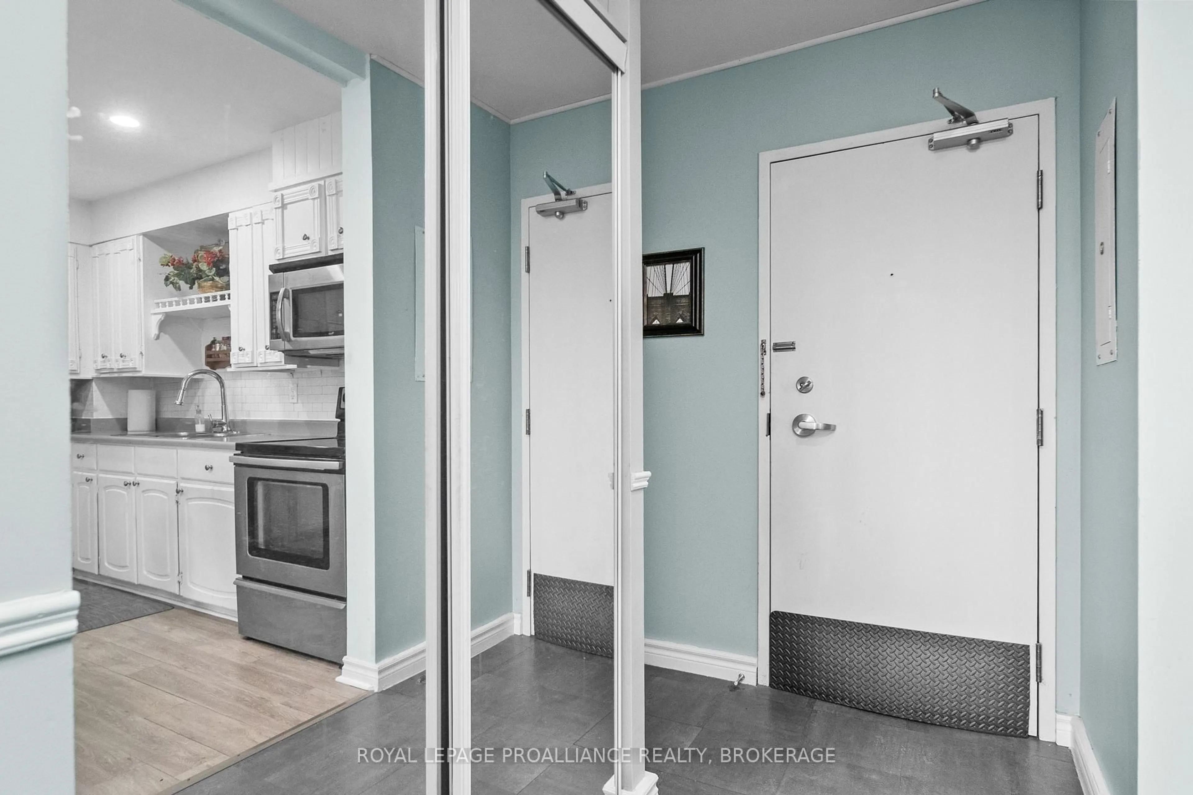 Indoor entryway for 66 Greenview Dr #510, Kingston Ontario K7M 7C5