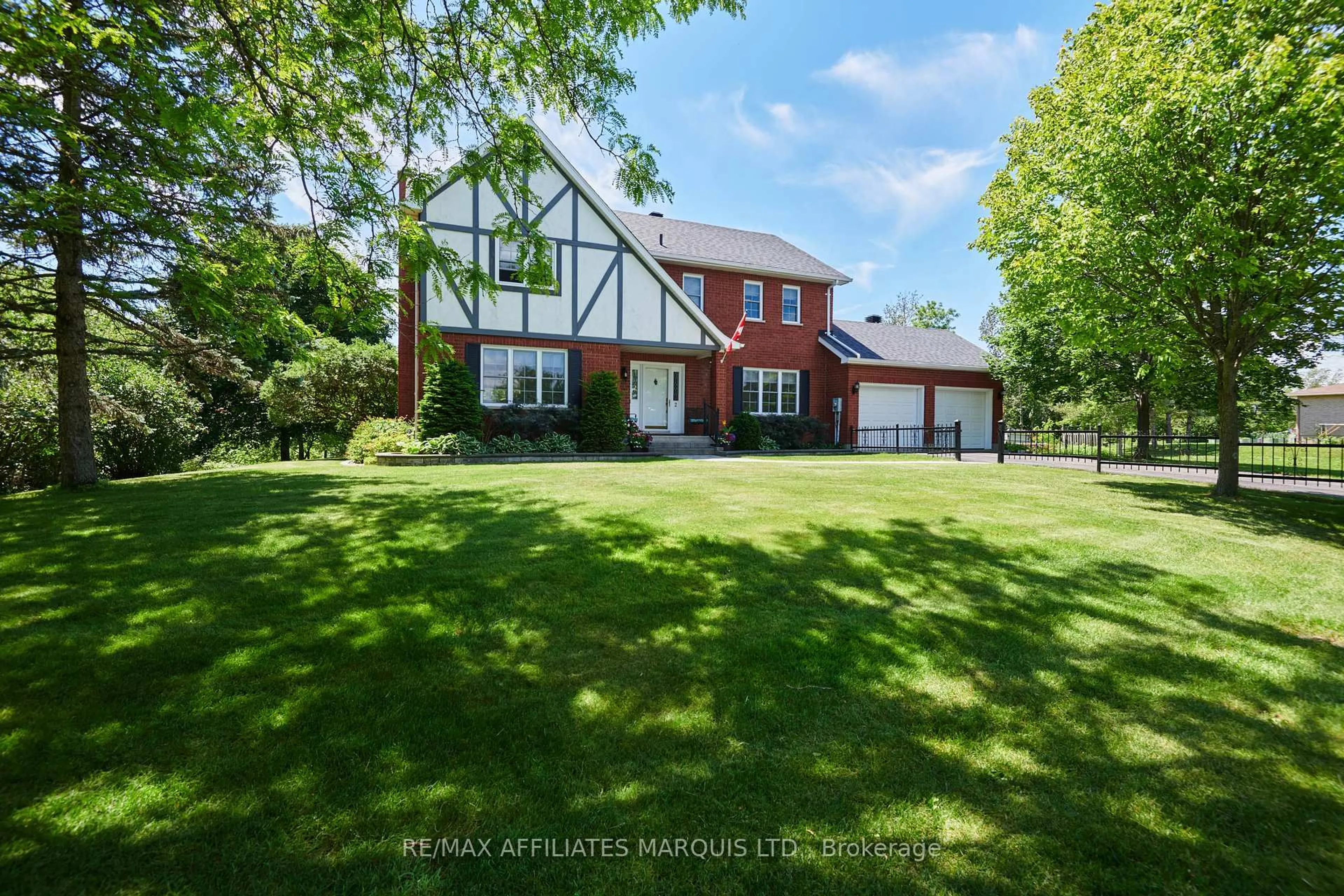 A pic from outside/outdoor area/front of a property/back of a property/a pic from drone, street for 2 Fairholme Dr, South Dundas Ontario K0C 1X0