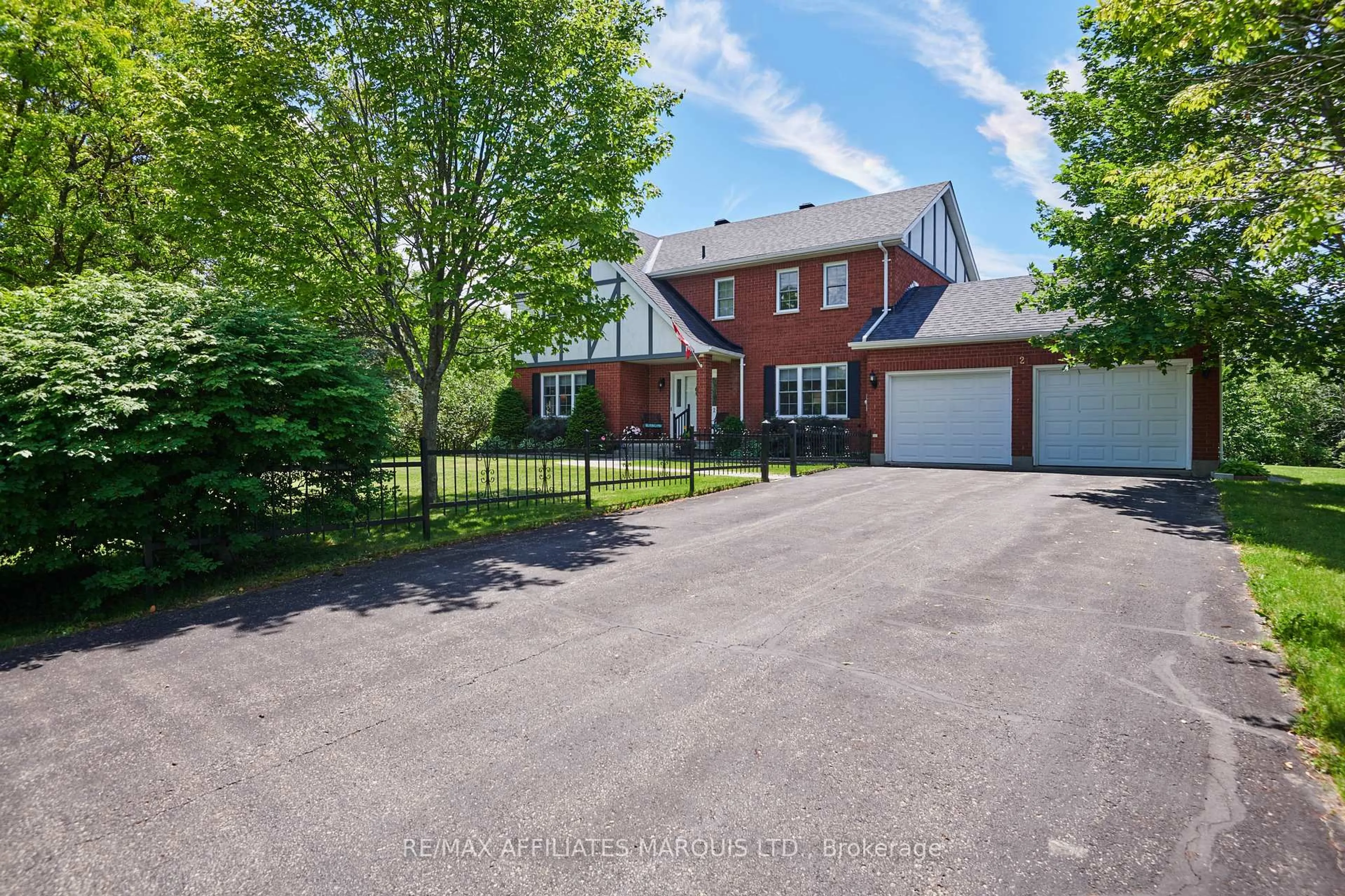 A pic from outside/outdoor area/front of a property/back of a property/a pic from drone, street for 2 Fairholme Dr, South Dundas Ontario K0C 1X0