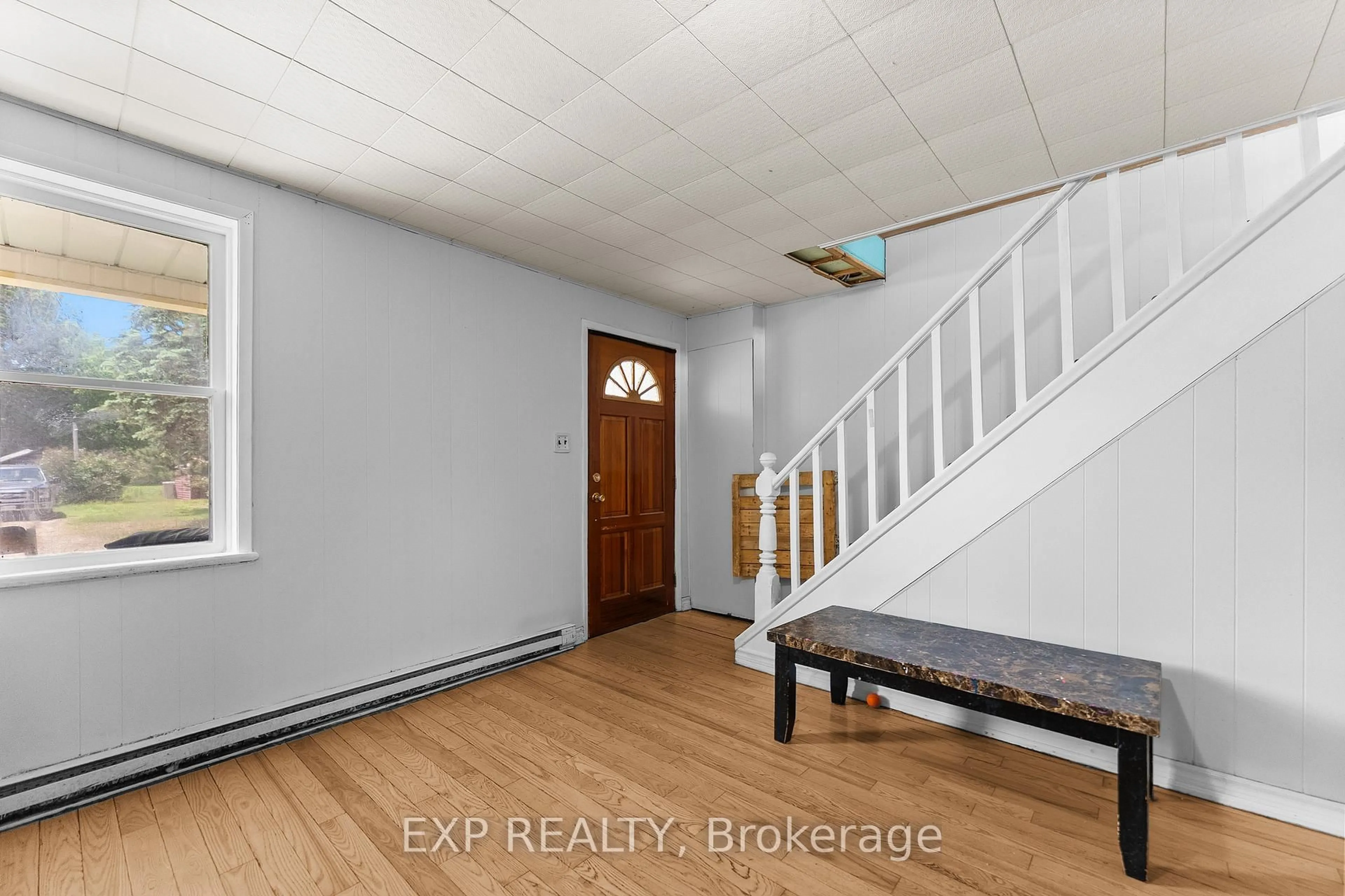 Indoor entryway for 22 Lane St, Barry's Bay Ontario K0J 1B0