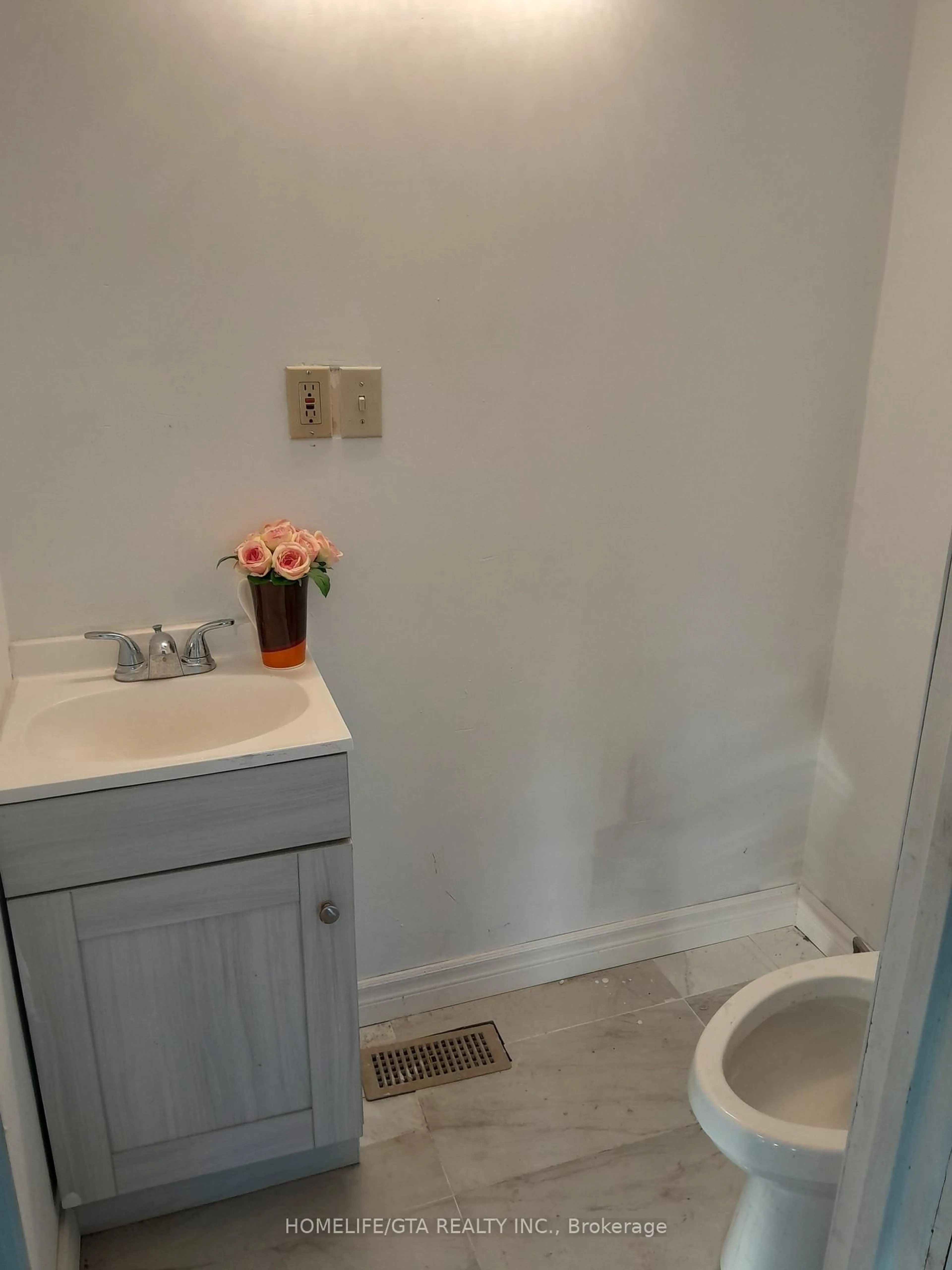 A pic of a room for 4662 Netherby Rd, Niagara Falls Ontario L3B 5N7
