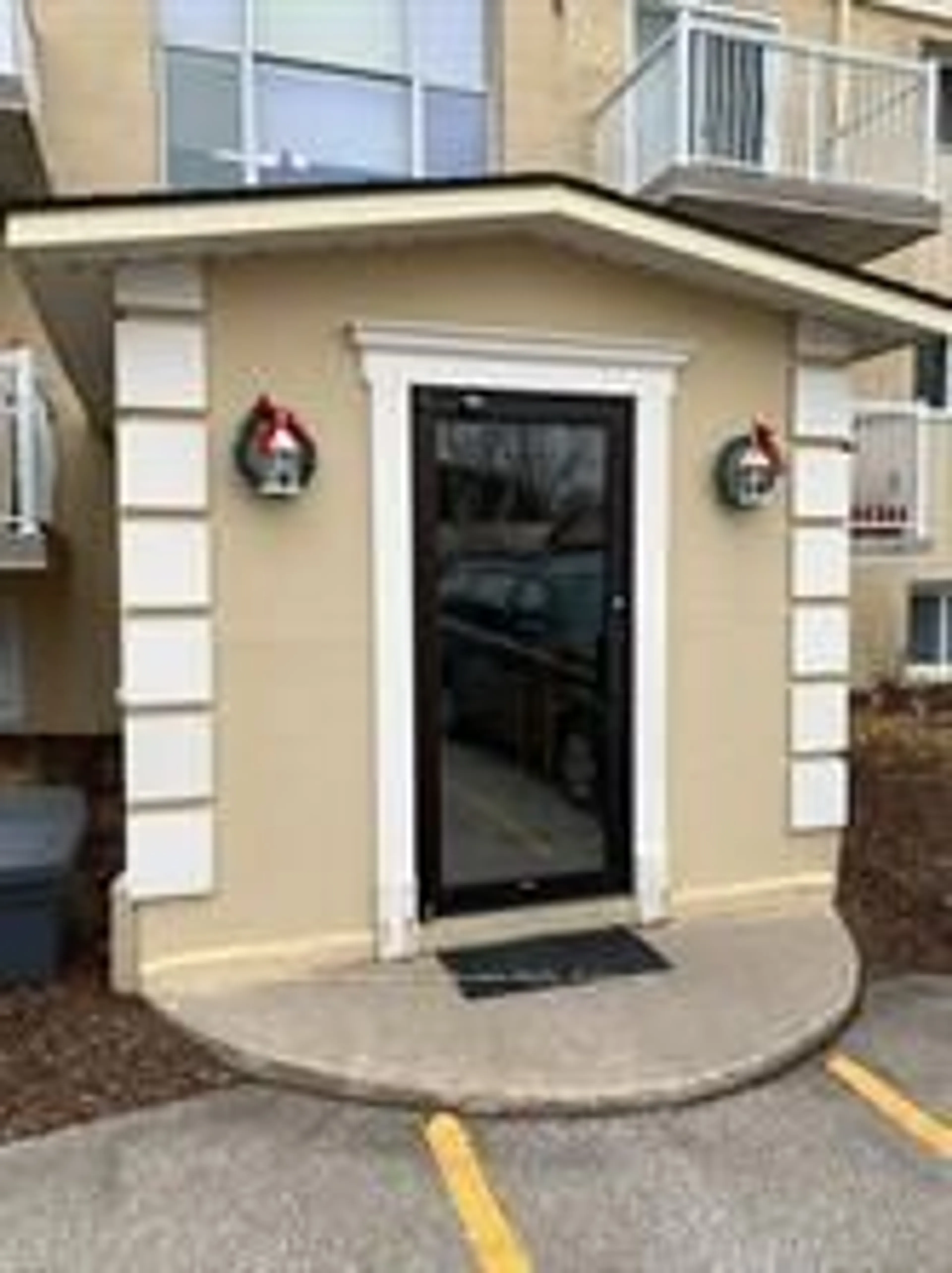 Indoor entryway for 229 Adelaide St #209, Saugeen Shores Ontario N0H 2L0
