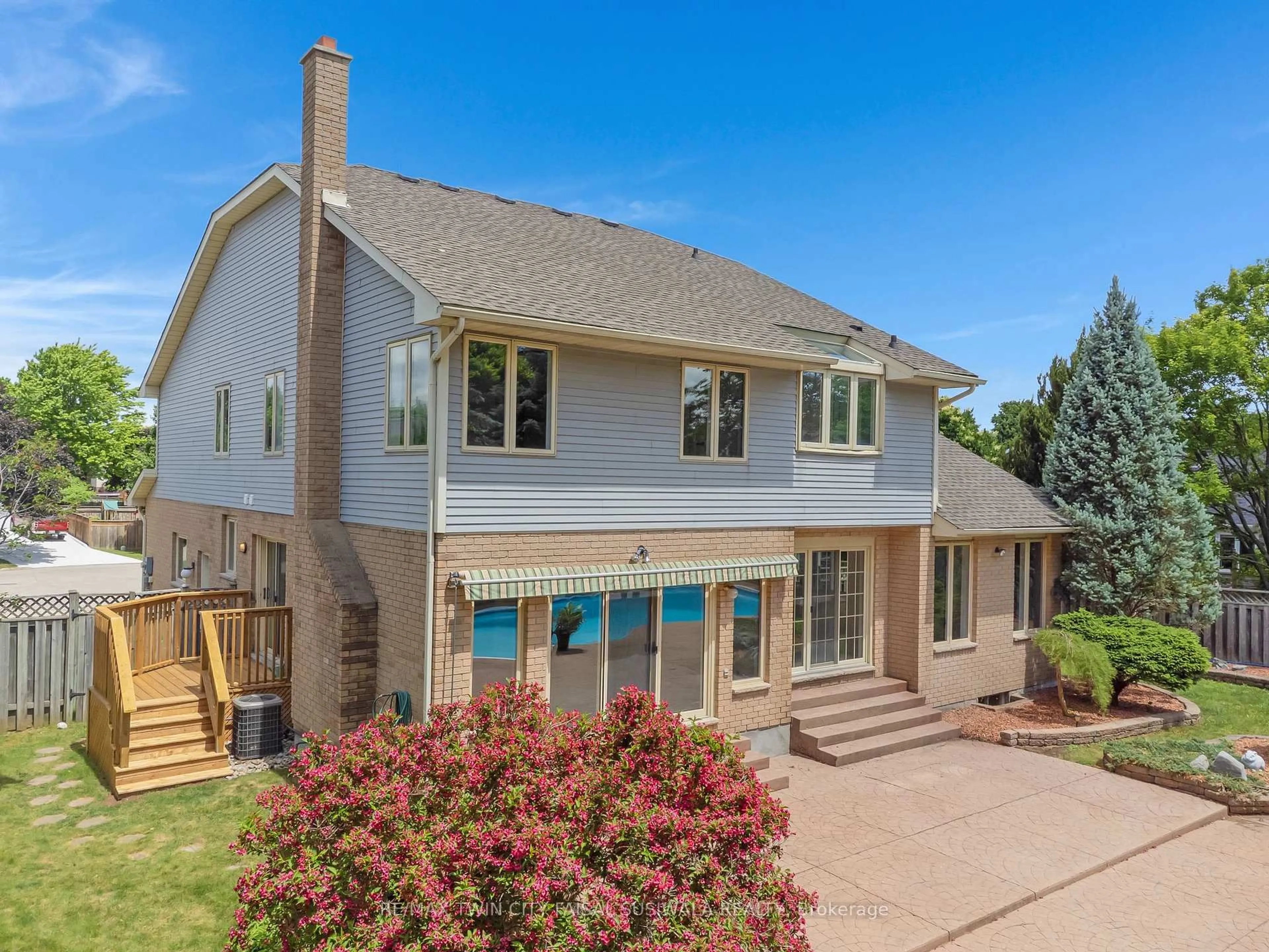 Unknown for 8 Charlton Pl, Cambridge Ontario N3C 3Y5