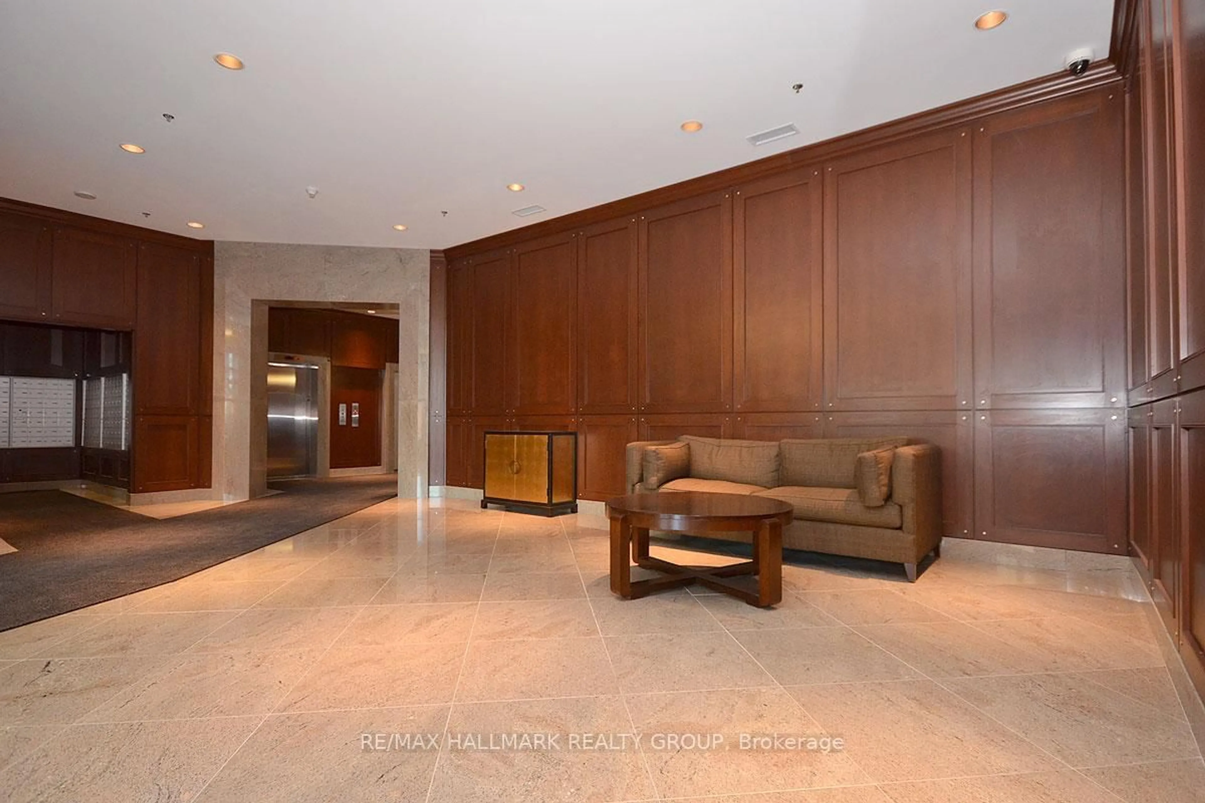 Lobby for 234 Rideau St #1902, Ottawa Ontario K1N 0A9