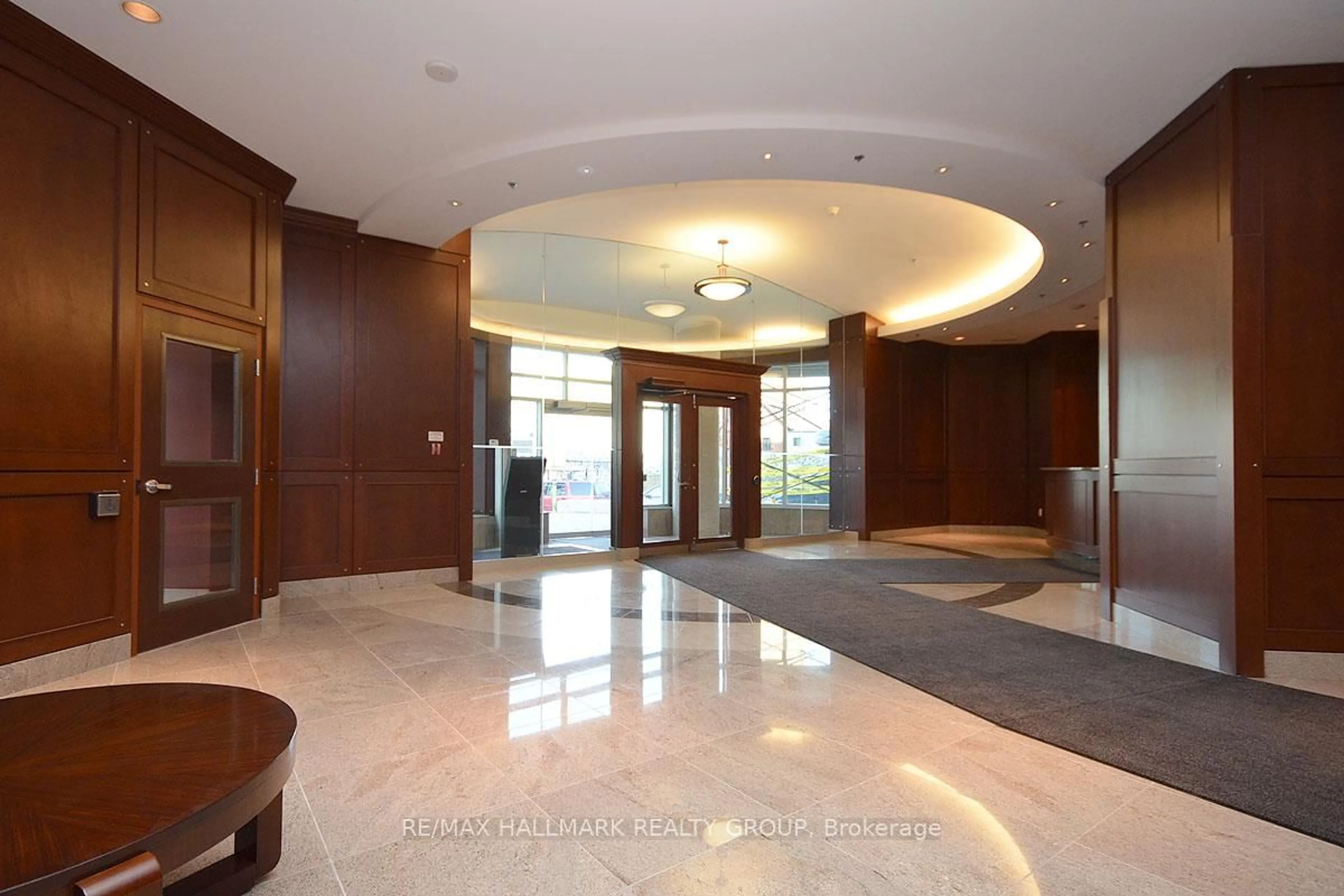 Lobby for 234 Rideau St #1902, Ottawa Ontario K1N 0A9