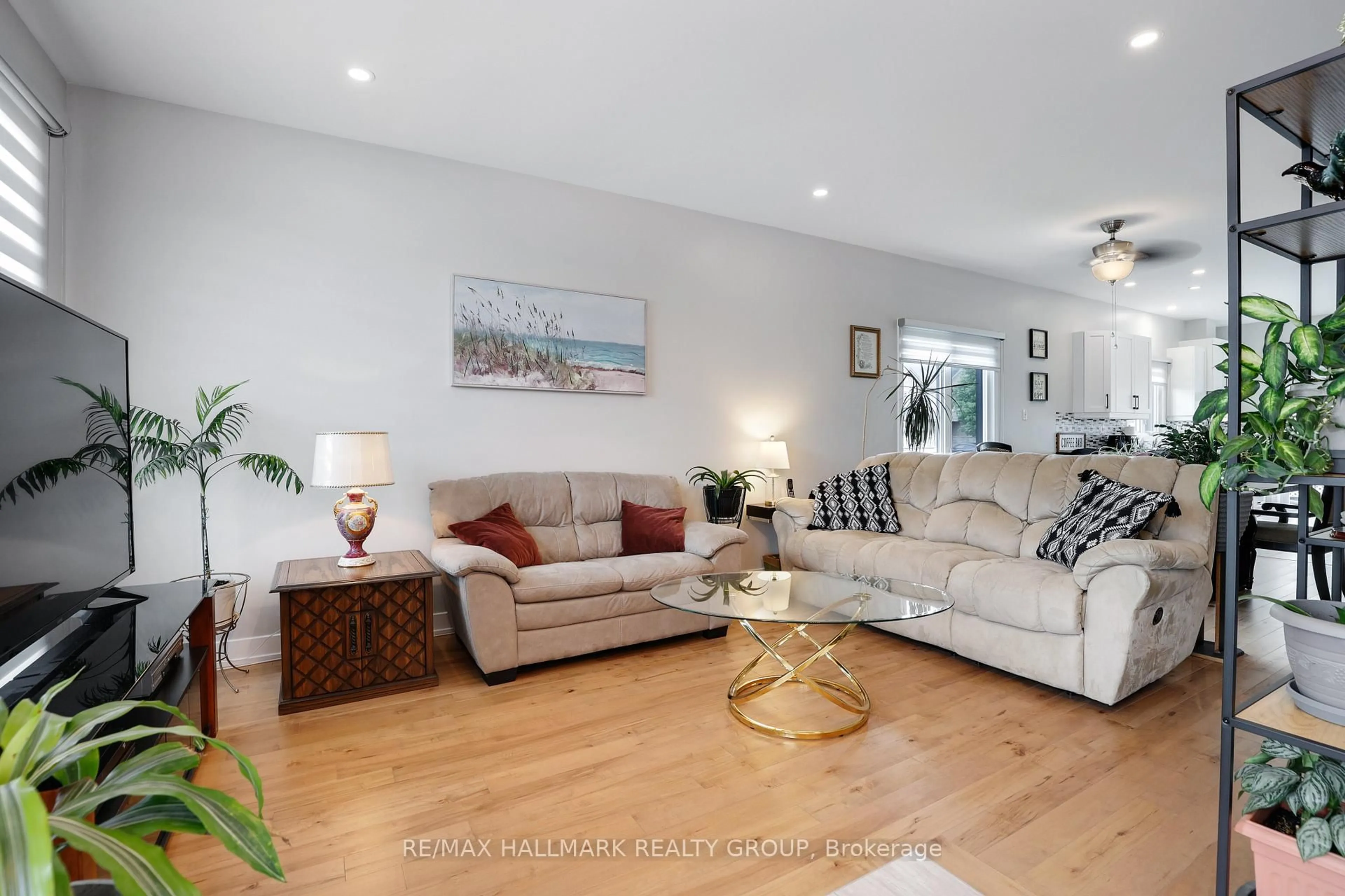 Living room with furniture, unknown for 427 Denis St, Alfred and Plantagenet Ontario K0A 3K0