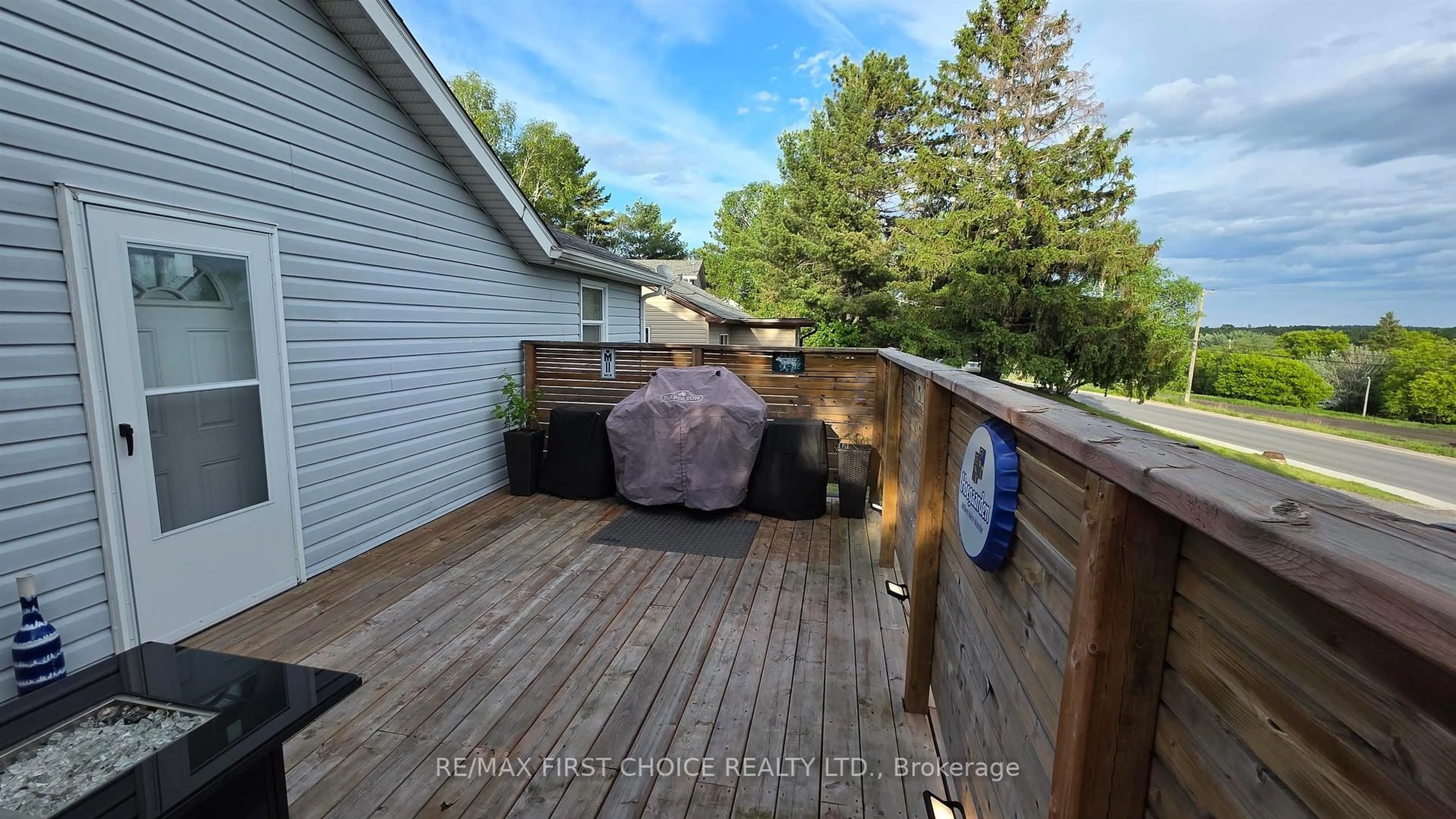 Patio, water/lake/river/ocean view for 1428 Sixth St, Kenora Ontario P9N 2P8