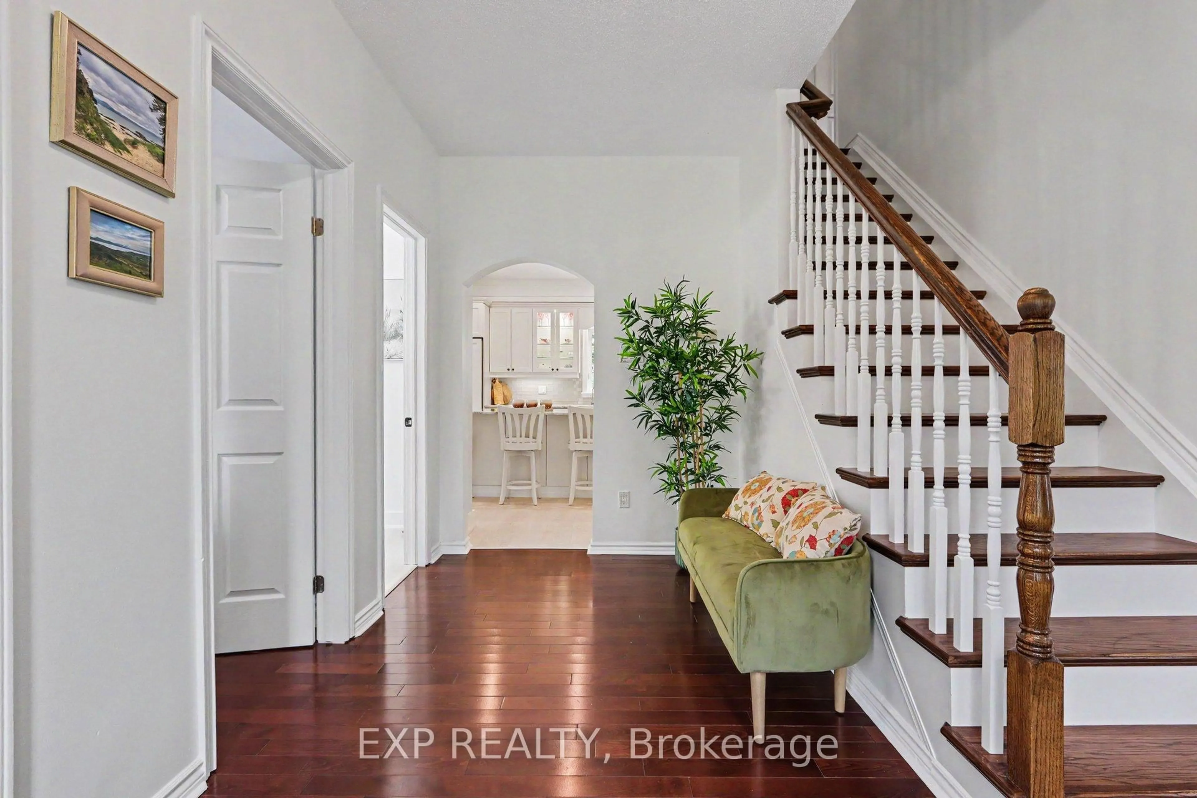 Indoor entryway for 5781 Gowan Gate, Osgoode Ontario K0A 2W0