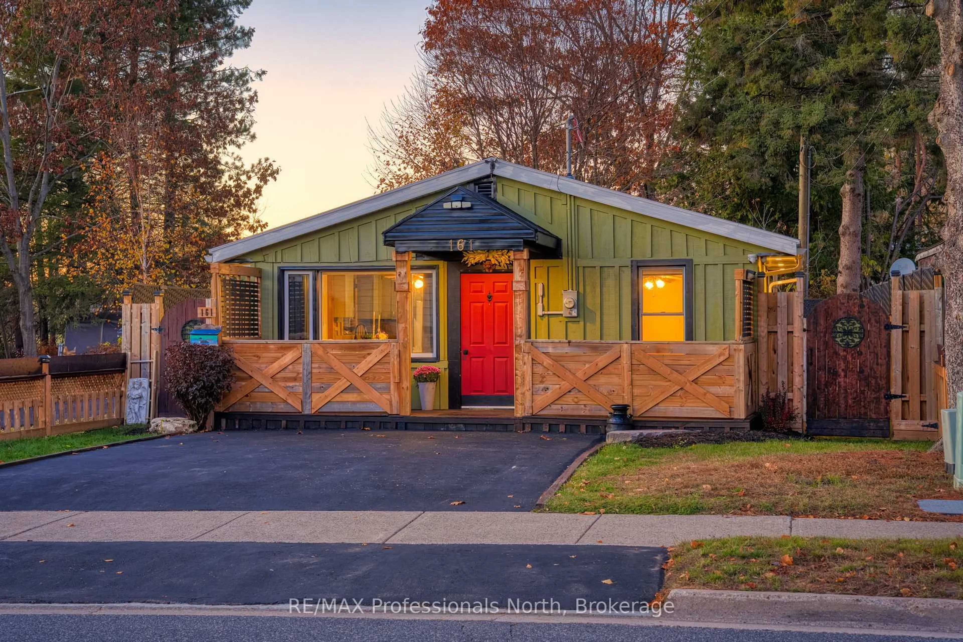 Unknown for 161 Quebec St, Bracebridge Ontario P1L 1E3