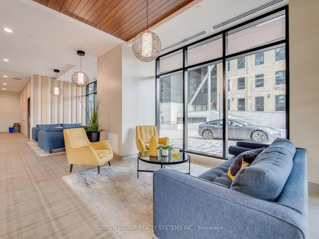108 Garment St #404, Kitchener 2
