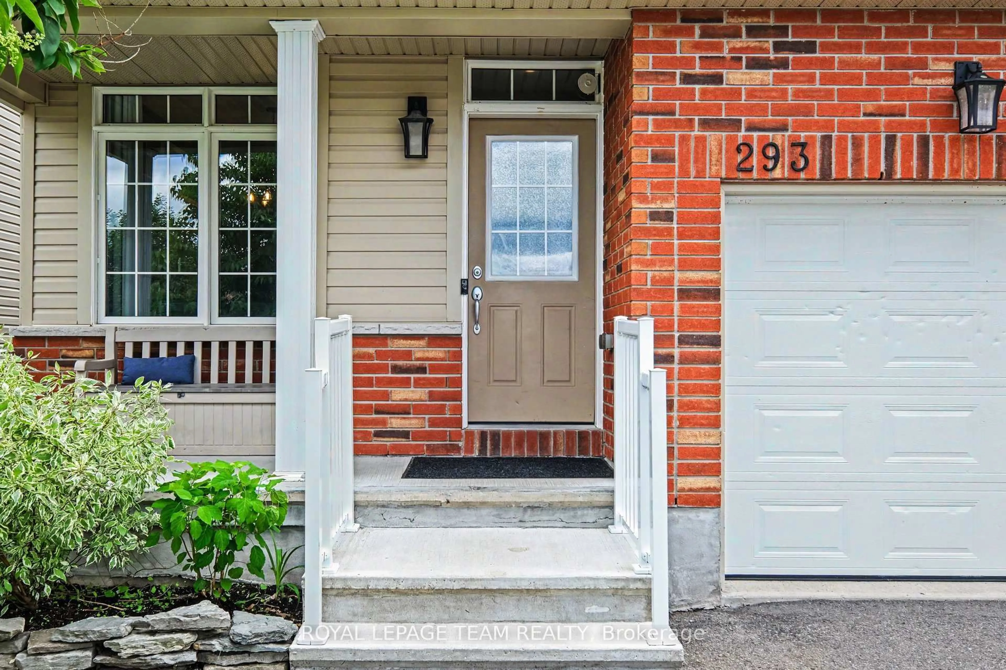 Home with brick exterior material, street for 293 Mercury St, Clarence-Rockland Ontario K4K 0G6