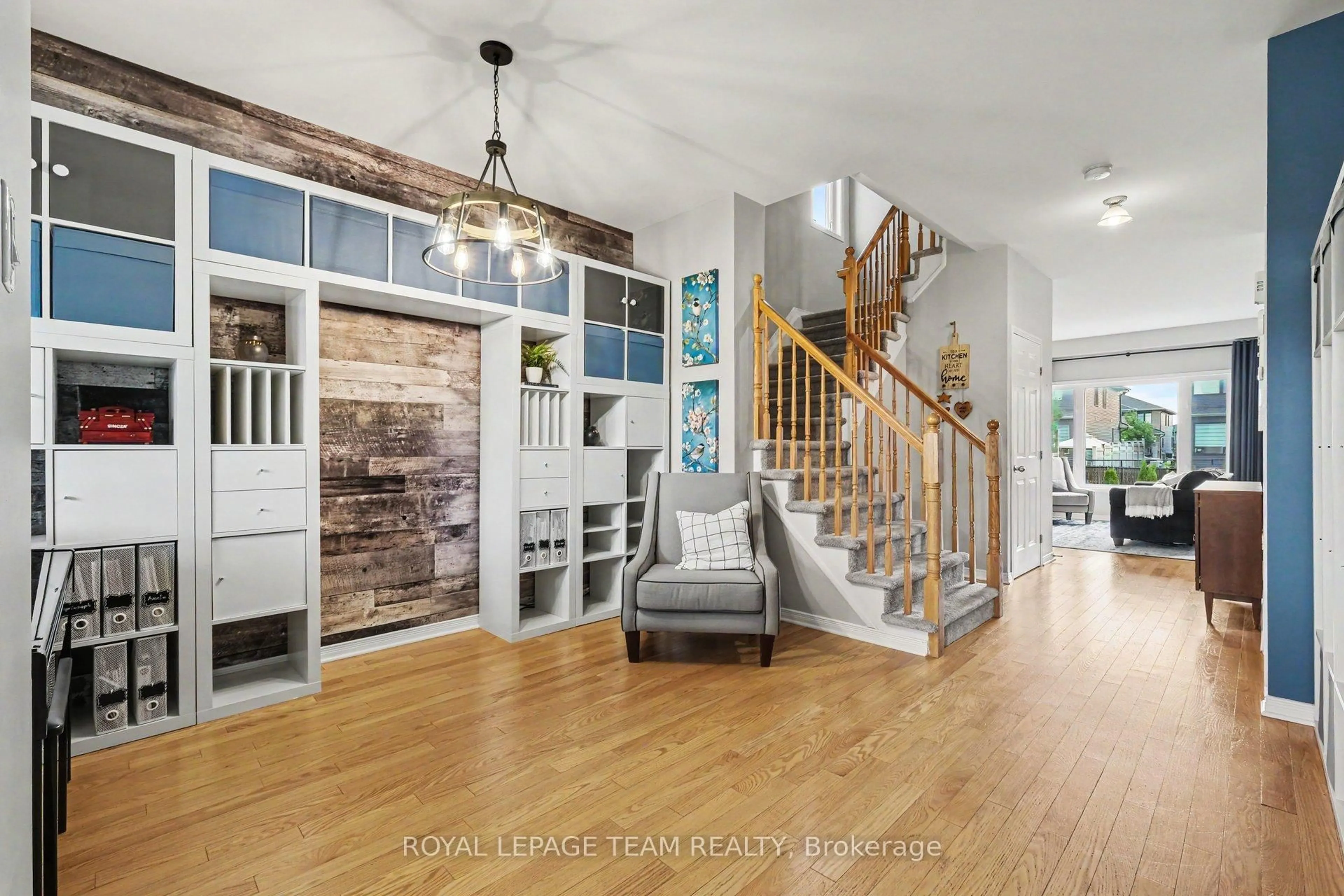 Indoor entryway for 293 Mercury St, Clarence-Rockland Ontario K4K 0G6