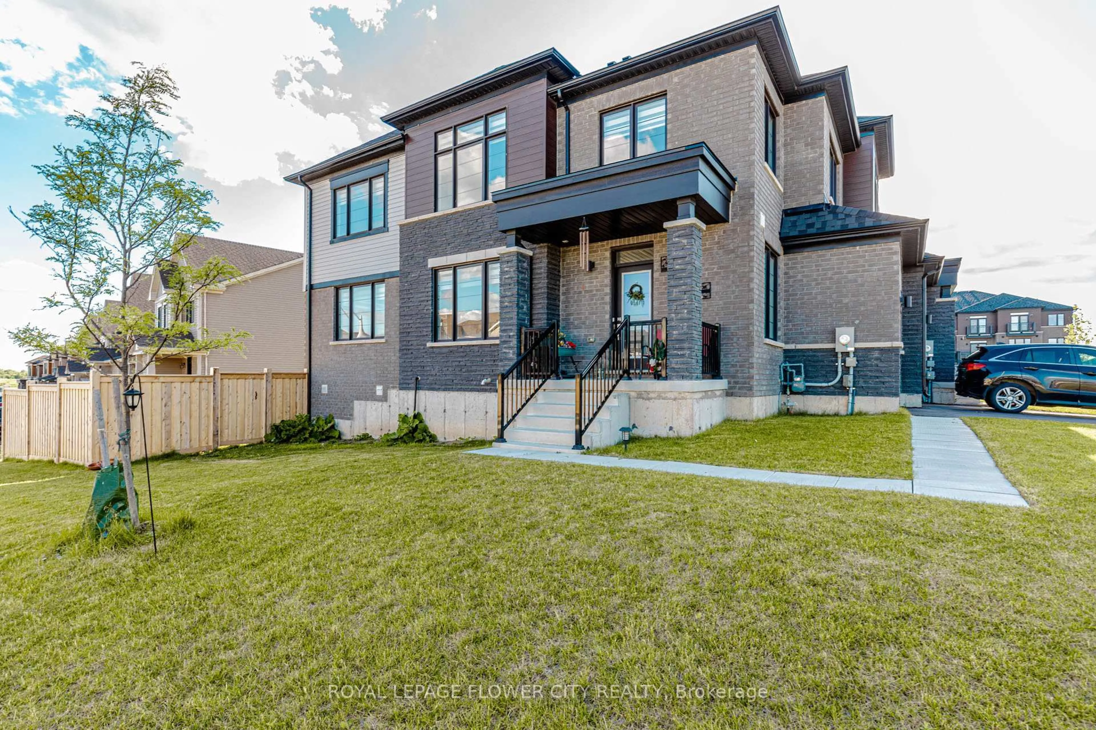 Home with brick exterior material, street for 60 Granville Cres, Haldimand Ontario N3W 0J6