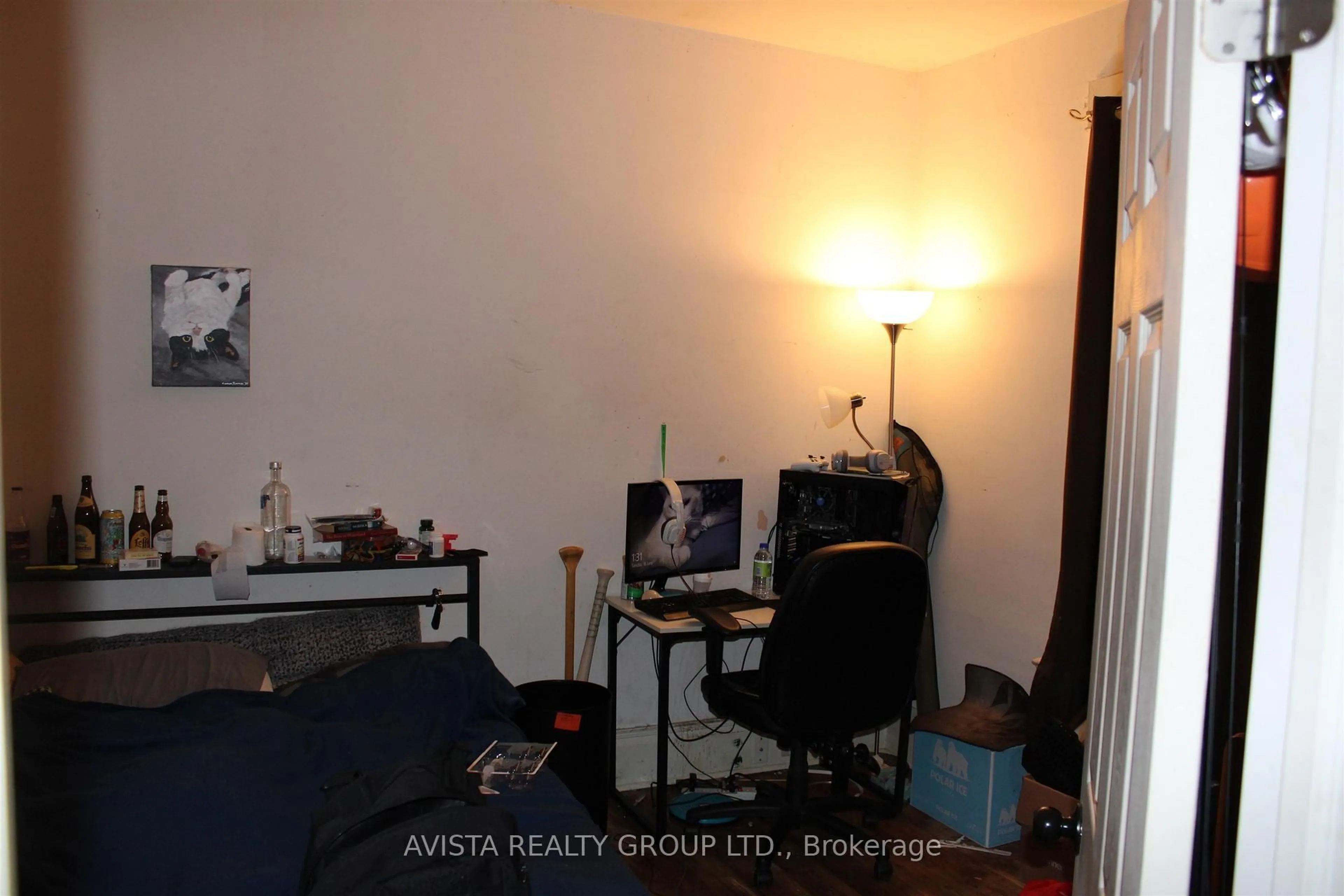 A pic of a room for 221 Francis St W, Thunder Bay Ontario P7E 4C1
