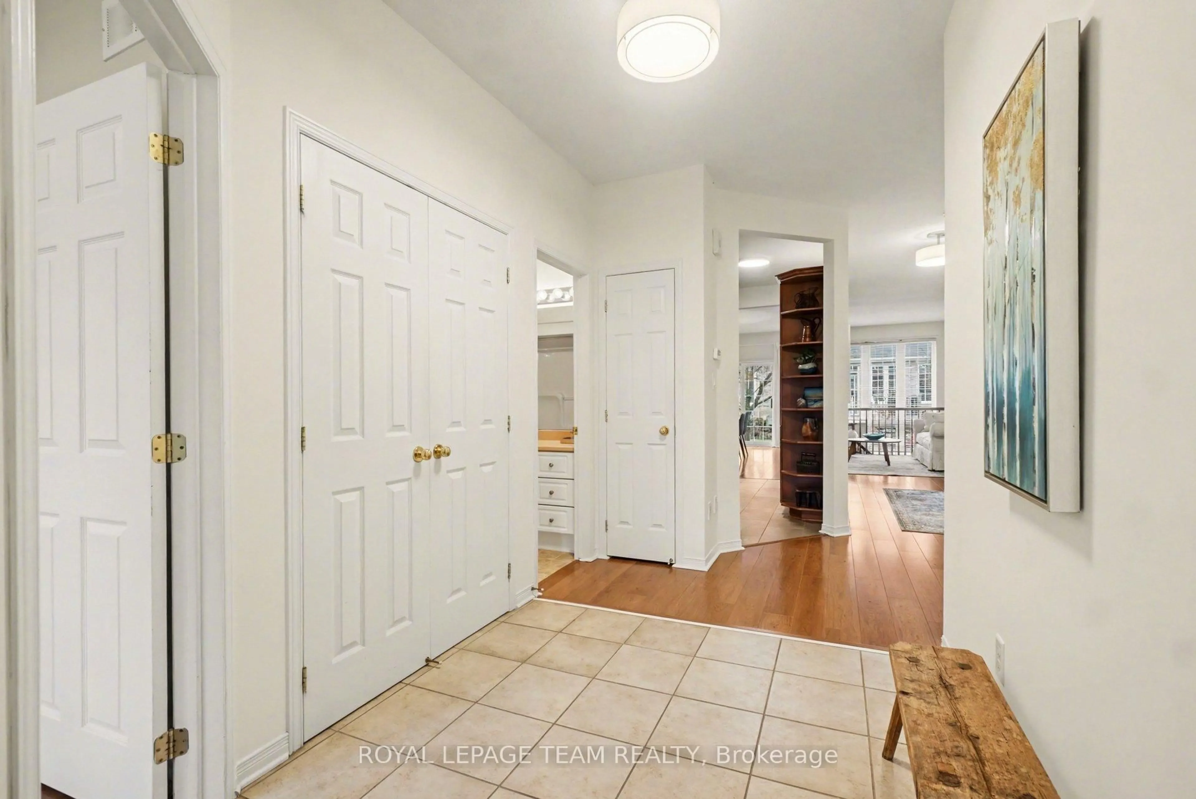 Indoor entryway for 25 Sawchuk Terr, Ottawa Ontario K2K 3H1