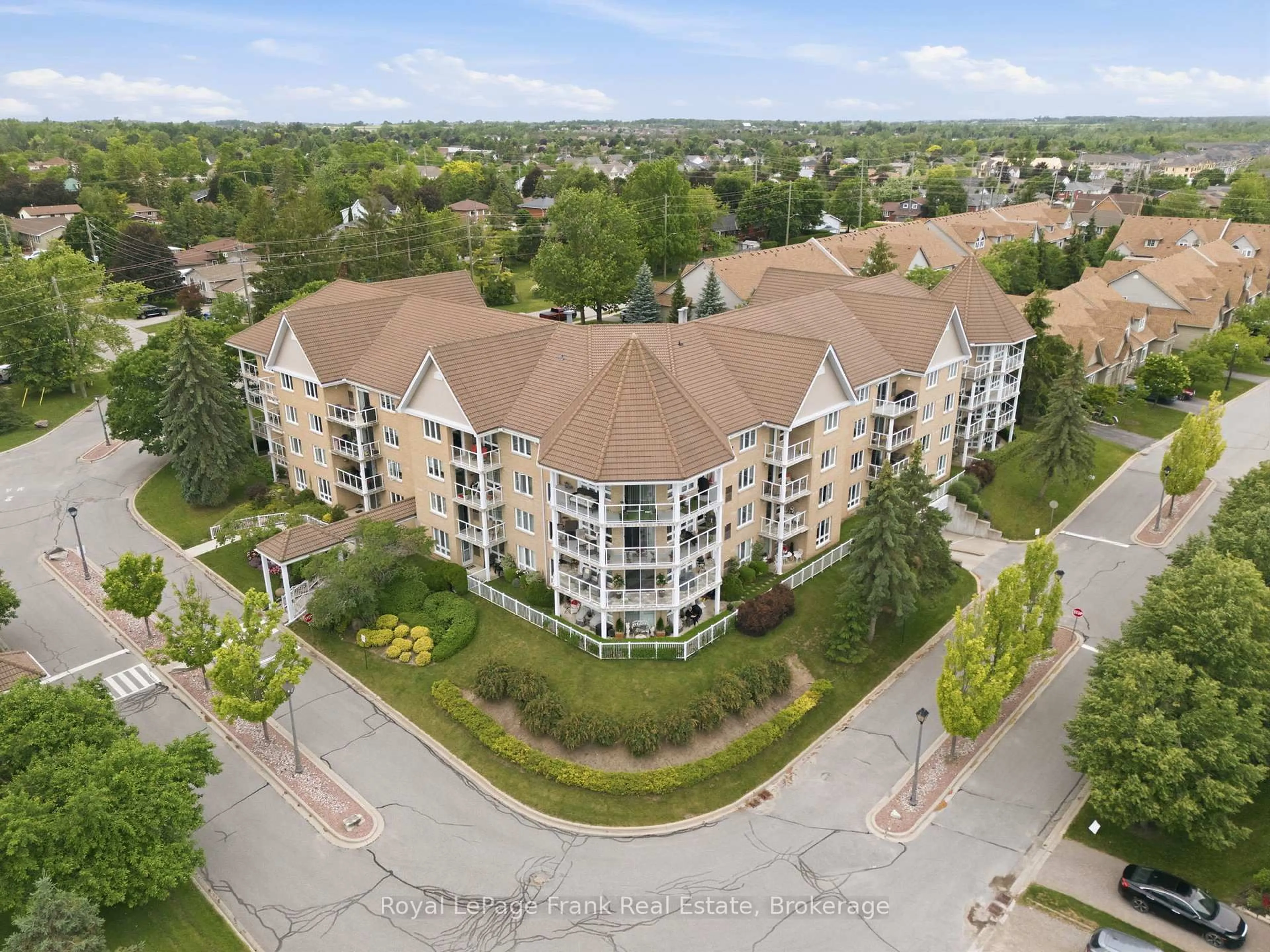 A pic from outside/outdoor area/front of a property/back of a property/a pic from drone, unknown for 51 Rivermill Blvd #110, Kawartha Lakes Ontario K9V 6E8