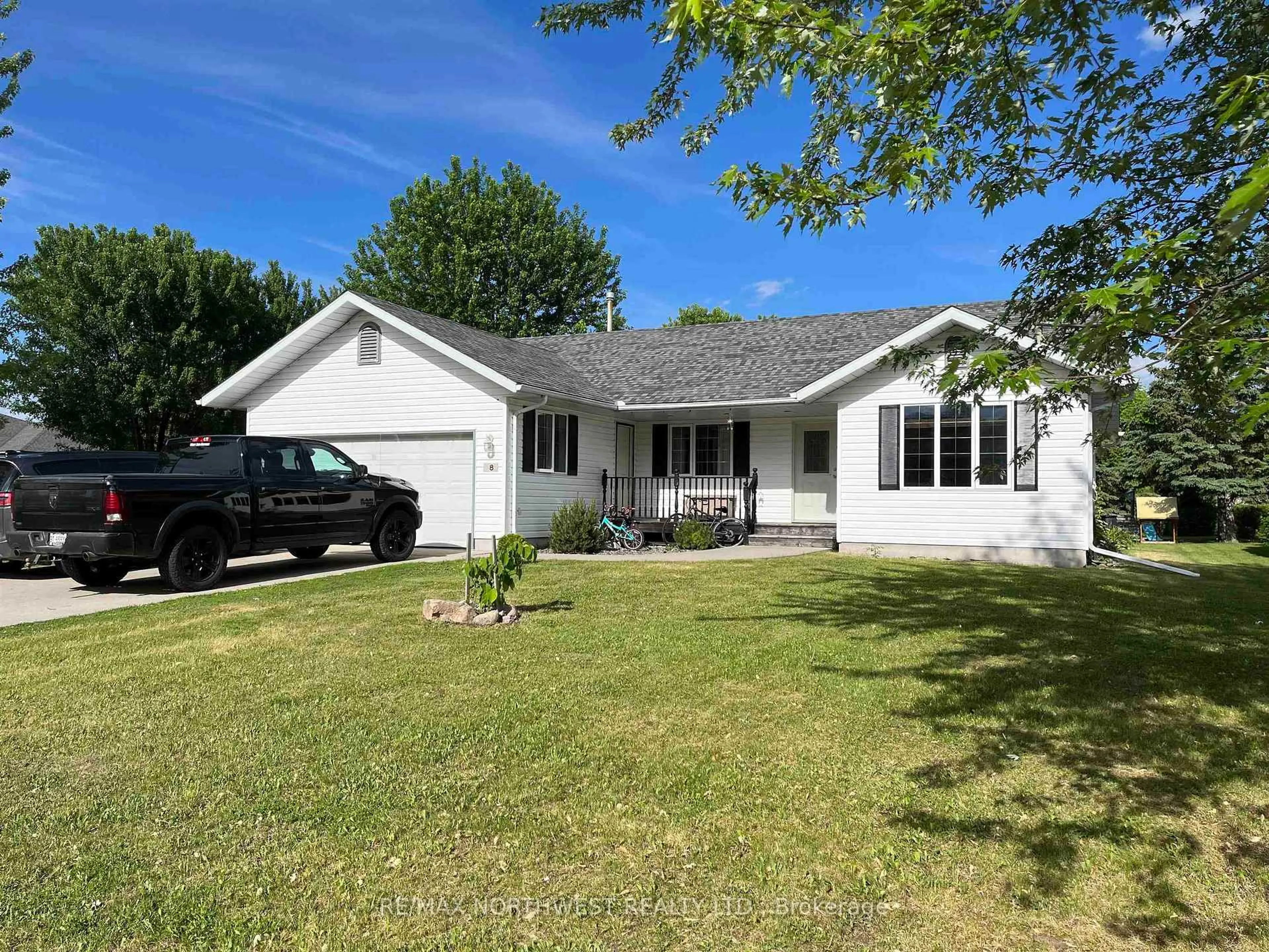 Home with vinyl exterior material, street for 8 Maple Place, Emo Ontario P0W 1E0