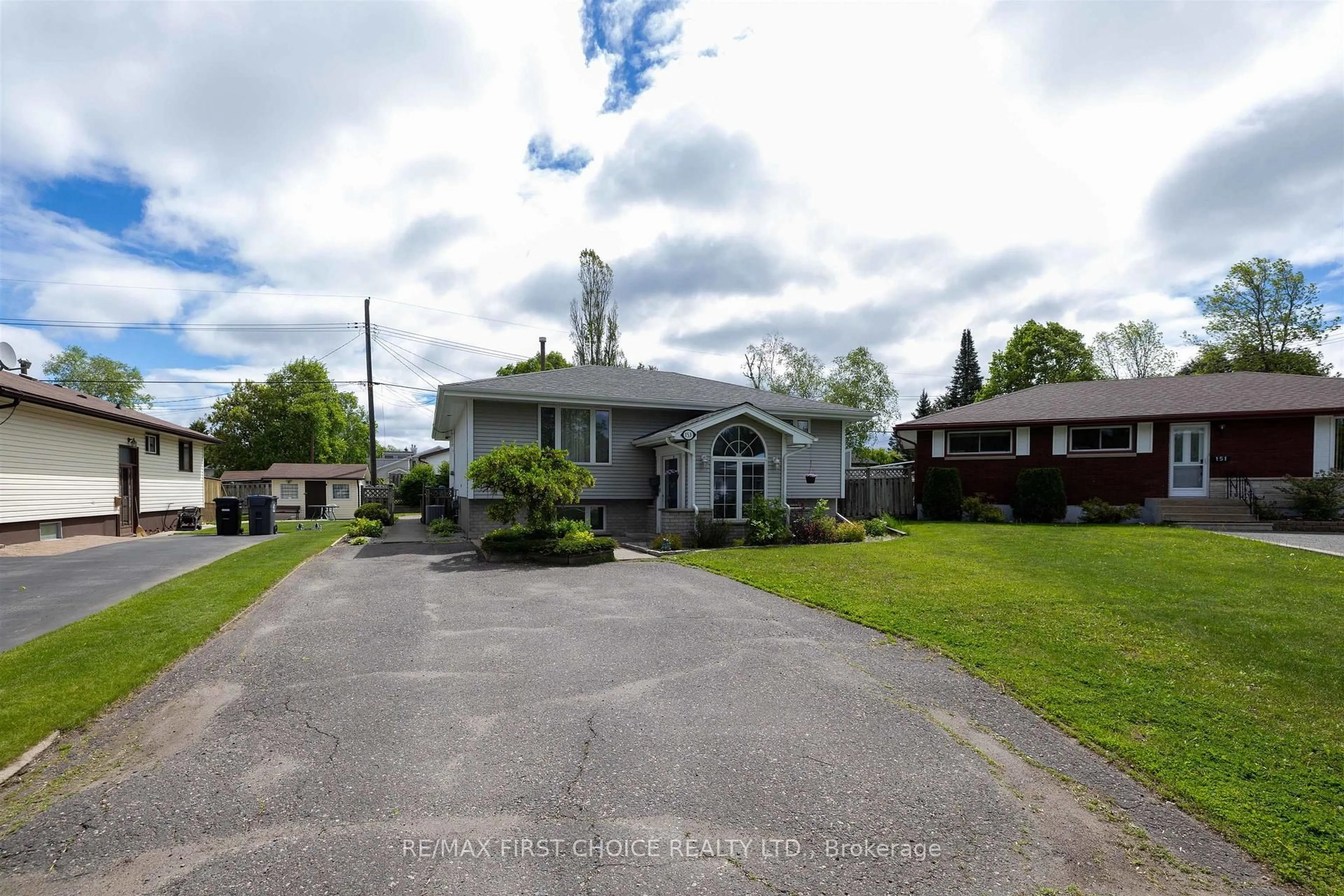 A pic from outside/outdoor area/front of a property/back of a property/a pic from drone, street for 153 Theresa St, Thunder Bay Ontario P7A 5P6