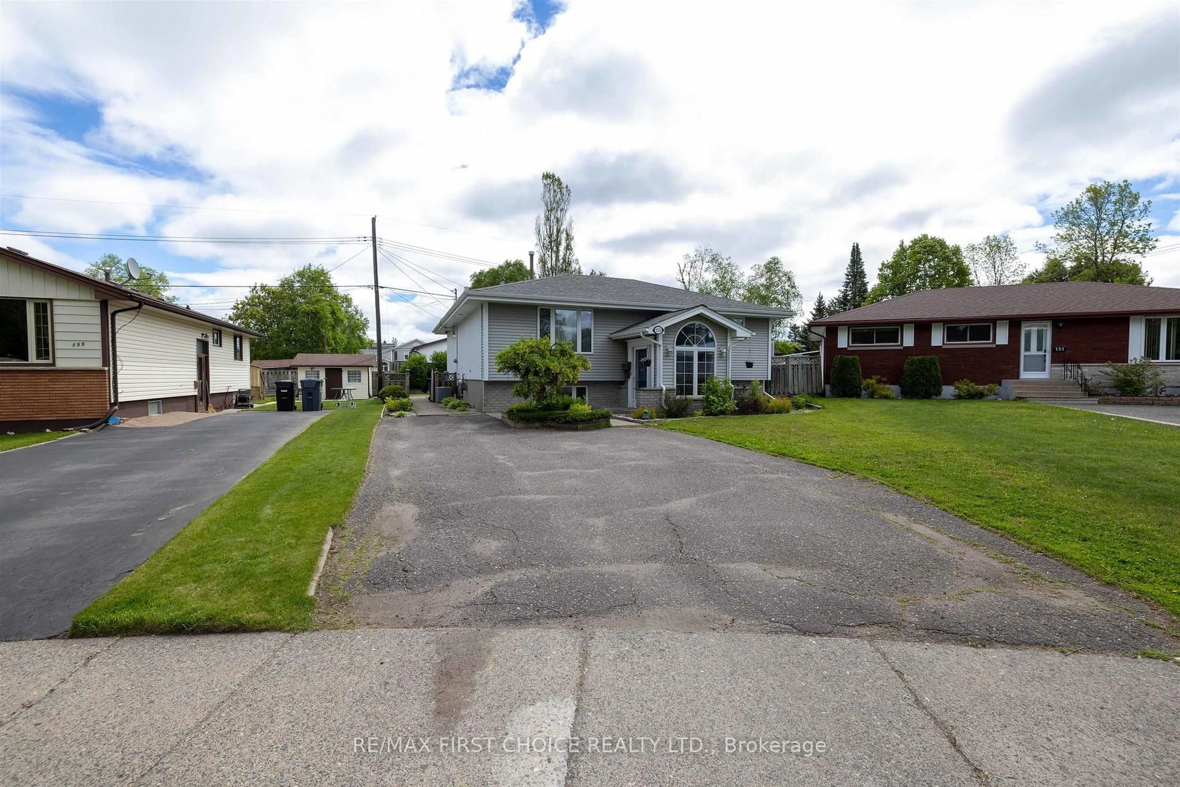 A pic from outside/outdoor area/front of a property/back of a property/a pic from drone, street for 153 Theresa St, Thunder Bay Ontario P7A 5P6