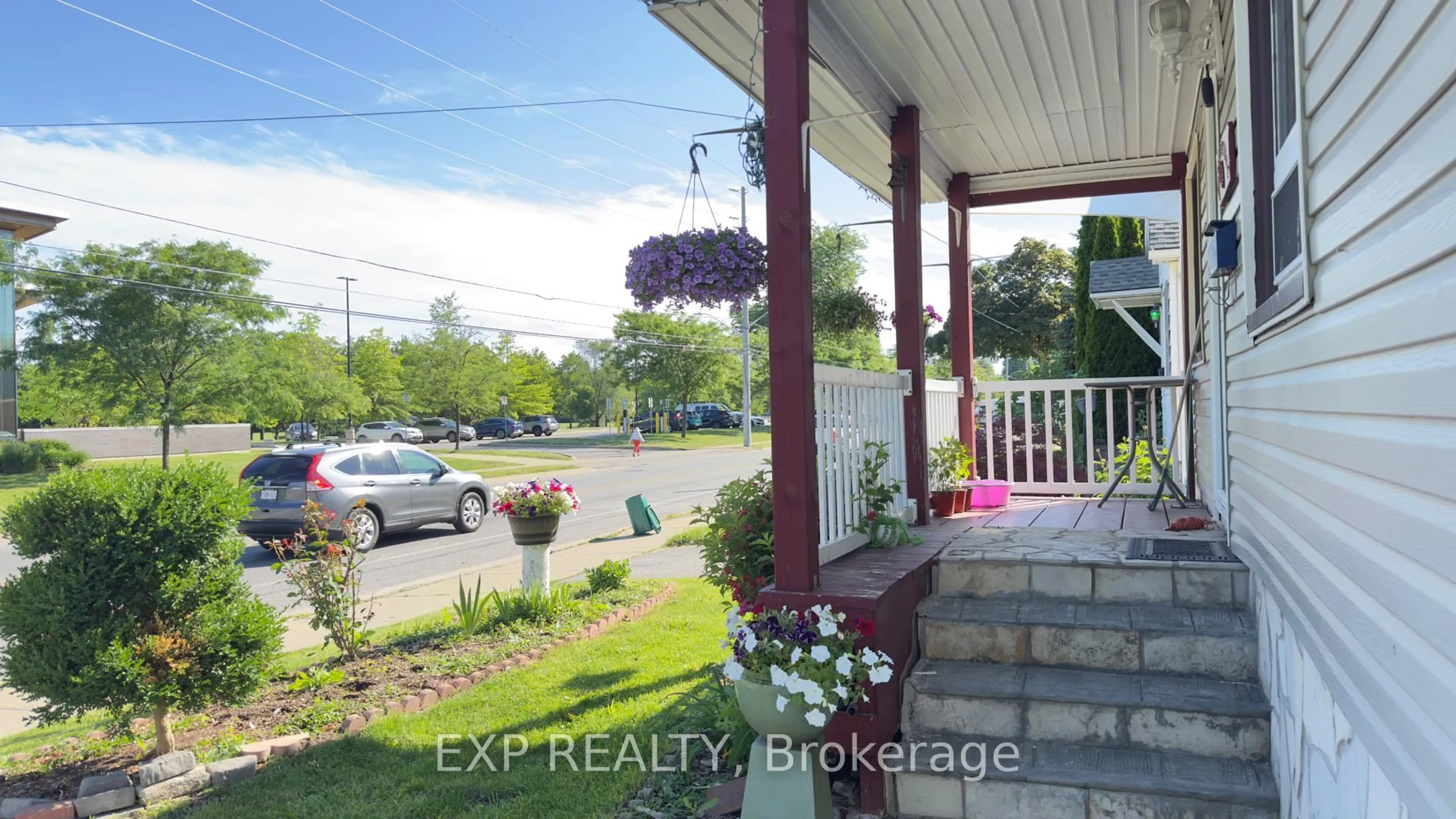 Unknown for 428 Carlton St, St. Catharines Ontario L2M 4W8