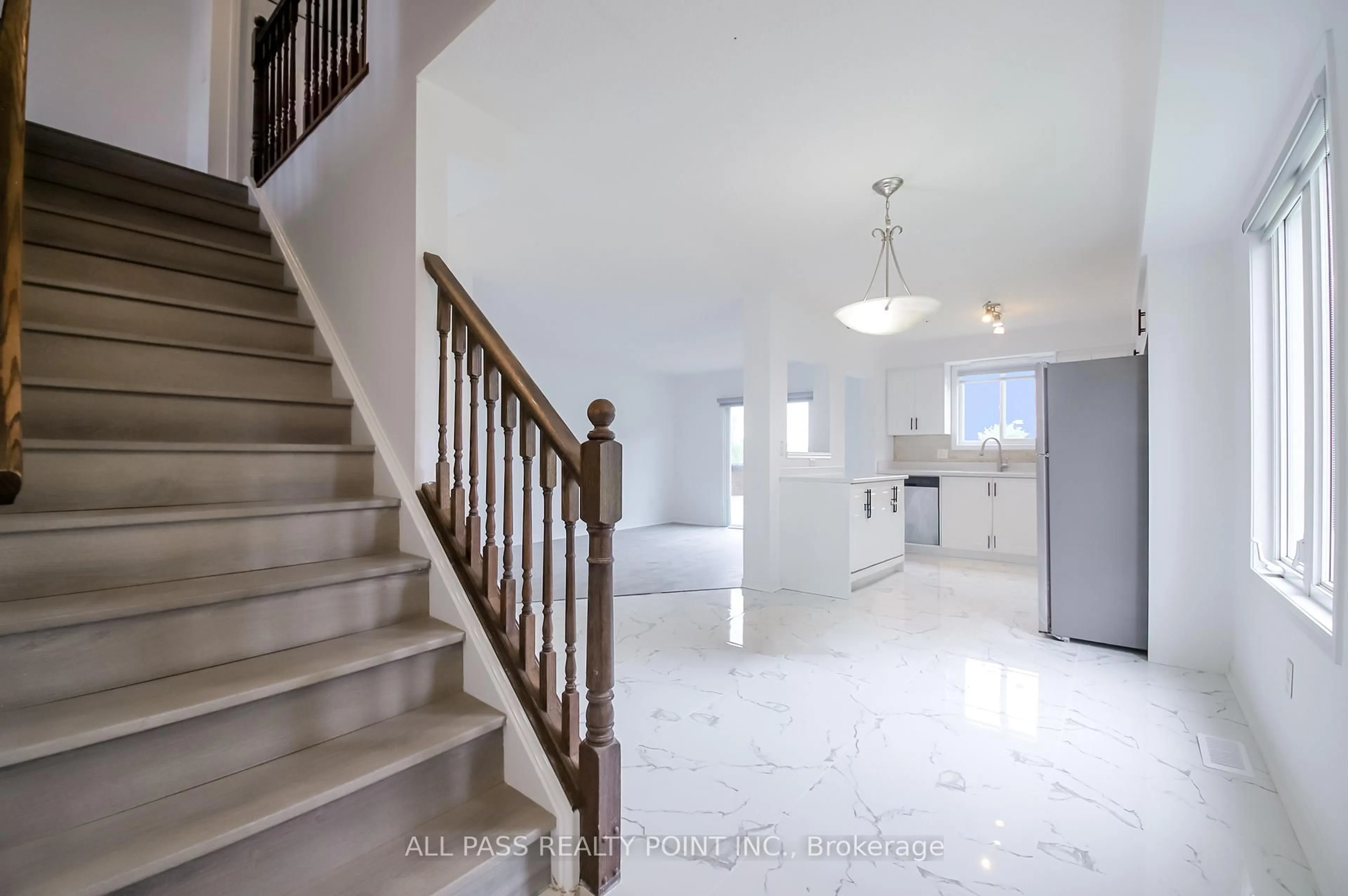 Unknown for 83 Iron Gate St, Kitchener Ontario N2N 3R6