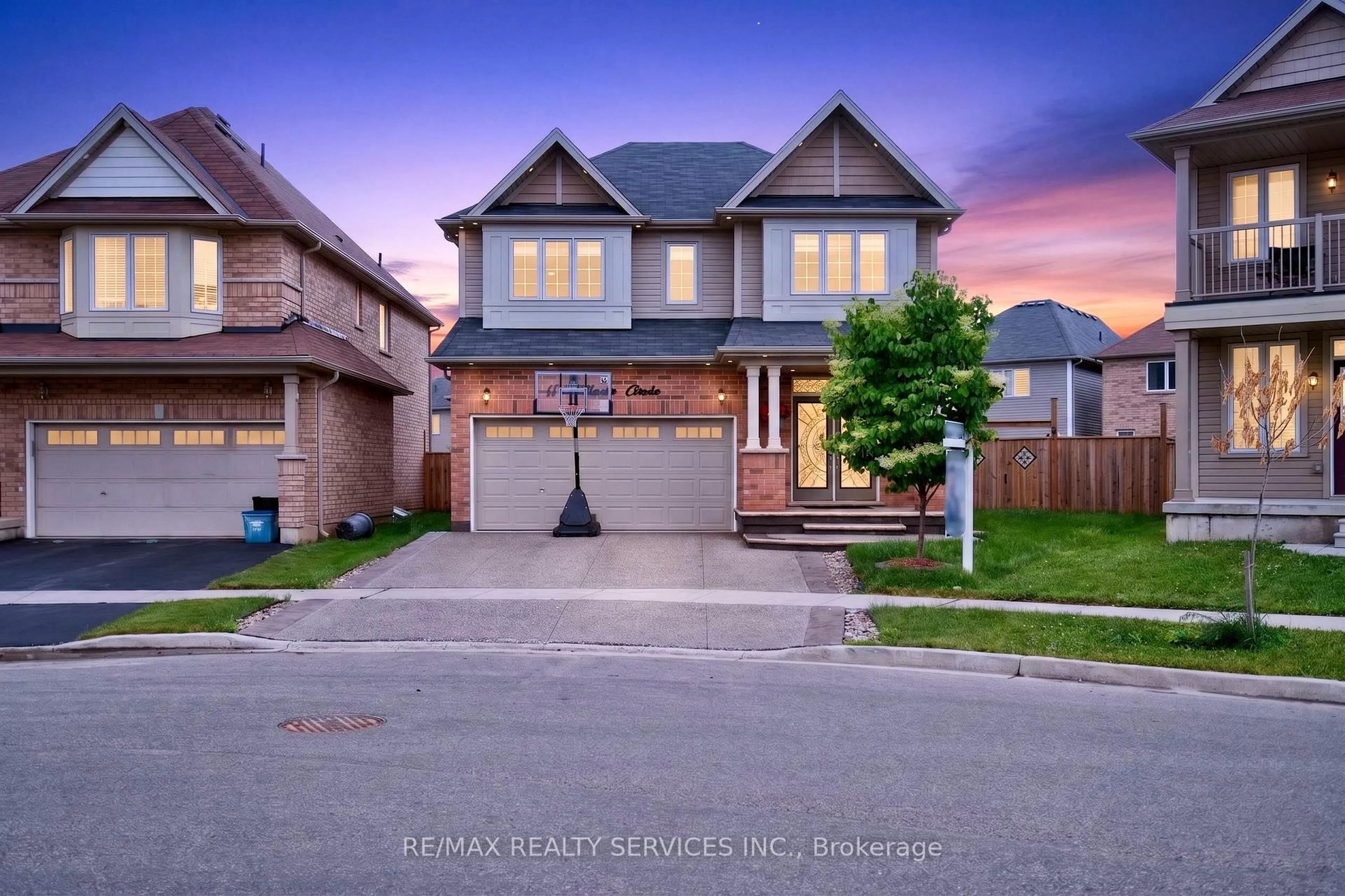 Home with brick exterior material, street for 154 Munro Circ, Brantford Ontario N3T 5L6