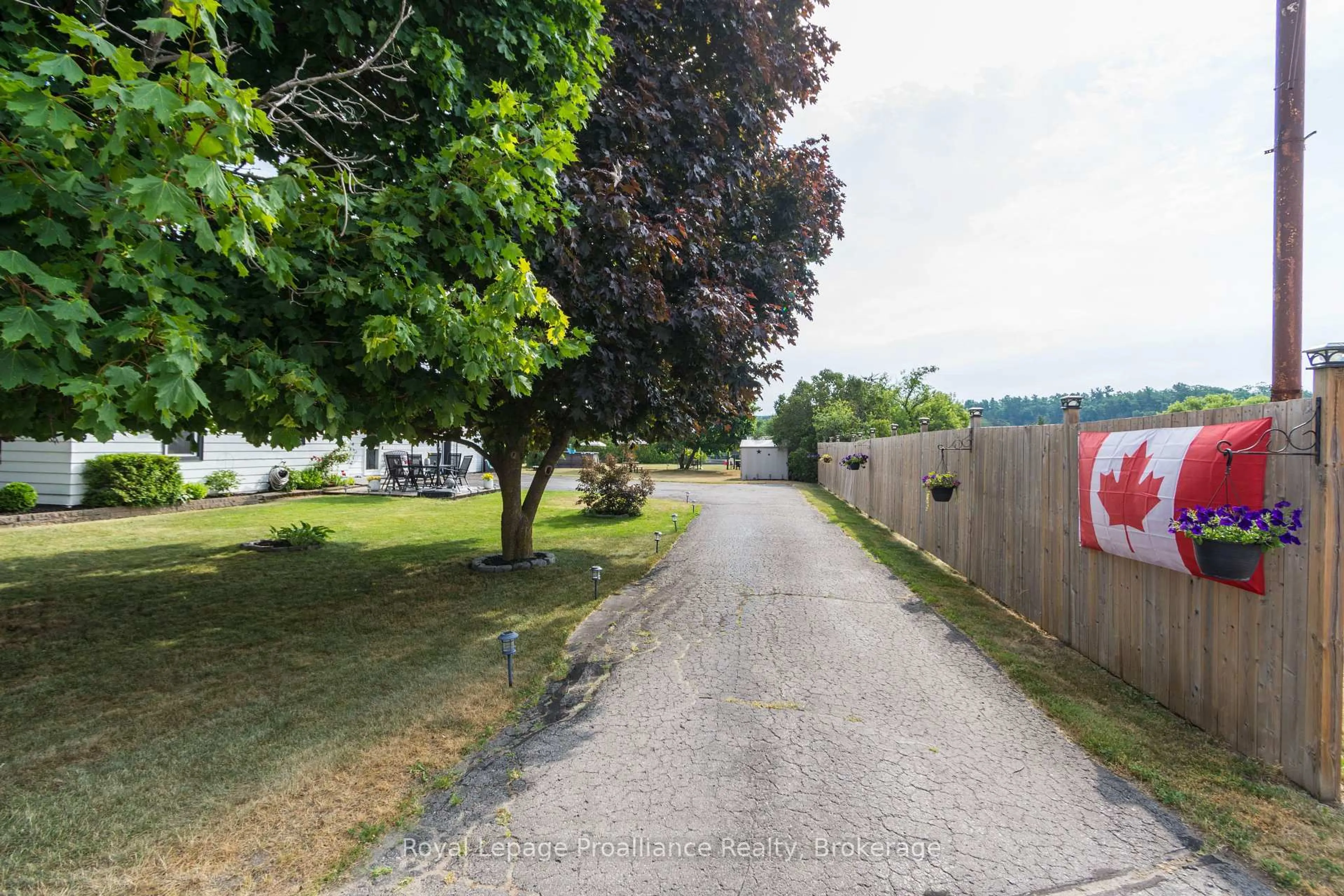 A pic from outside/outdoor area/front of a property/back of a property/a pic from drone, street for 113 South Trent St, Hastings Ontario K0K 2C0
