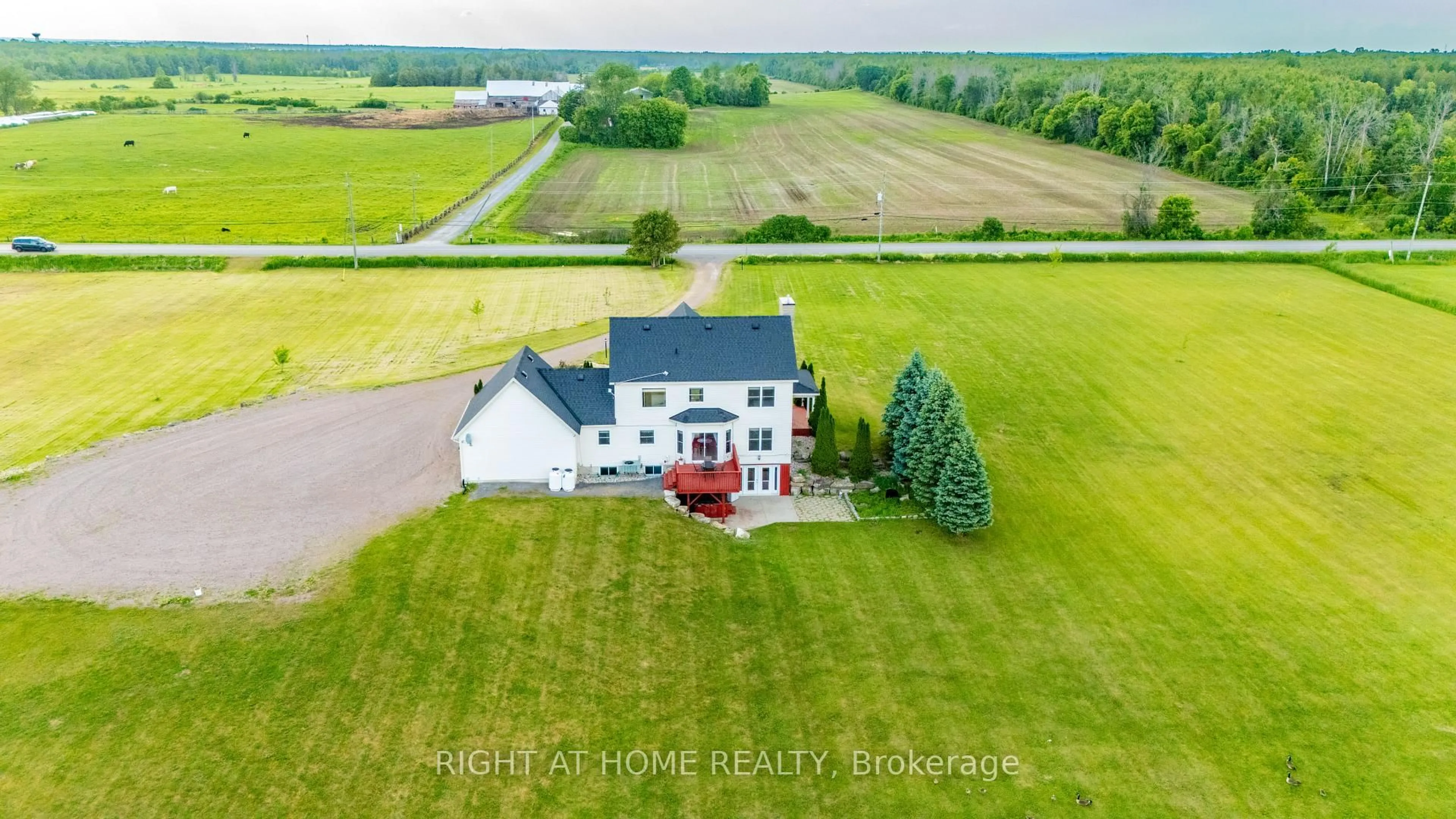 A pic from outside/outdoor area/front of a property/back of a property/a pic from drone, building for 1165 9TH Line, Carleton Place Ontario K7C 3P2