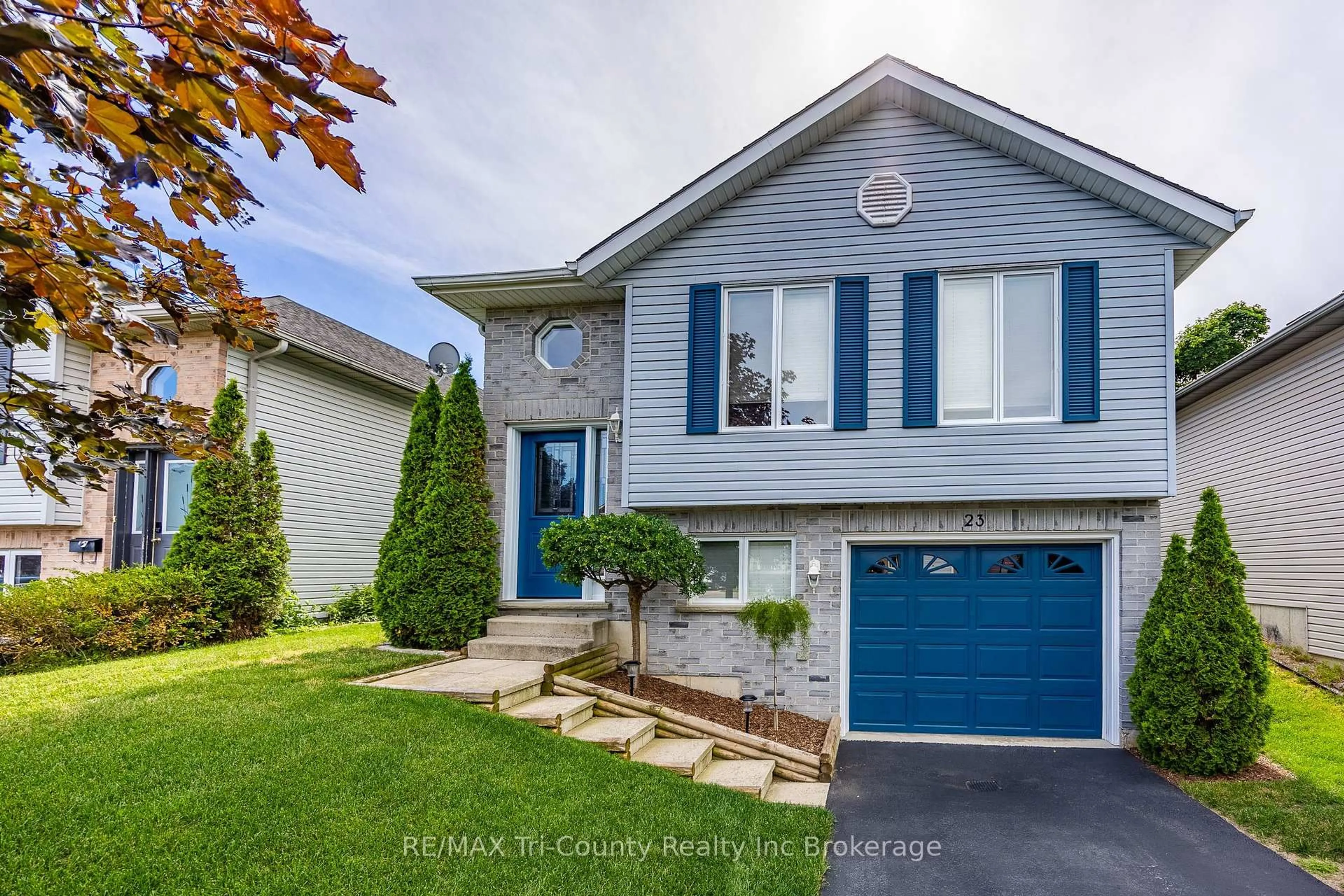 Home with vinyl exterior material, street for 23 Magnolia Dr, Tillsonburg Ontario N4G 5N9