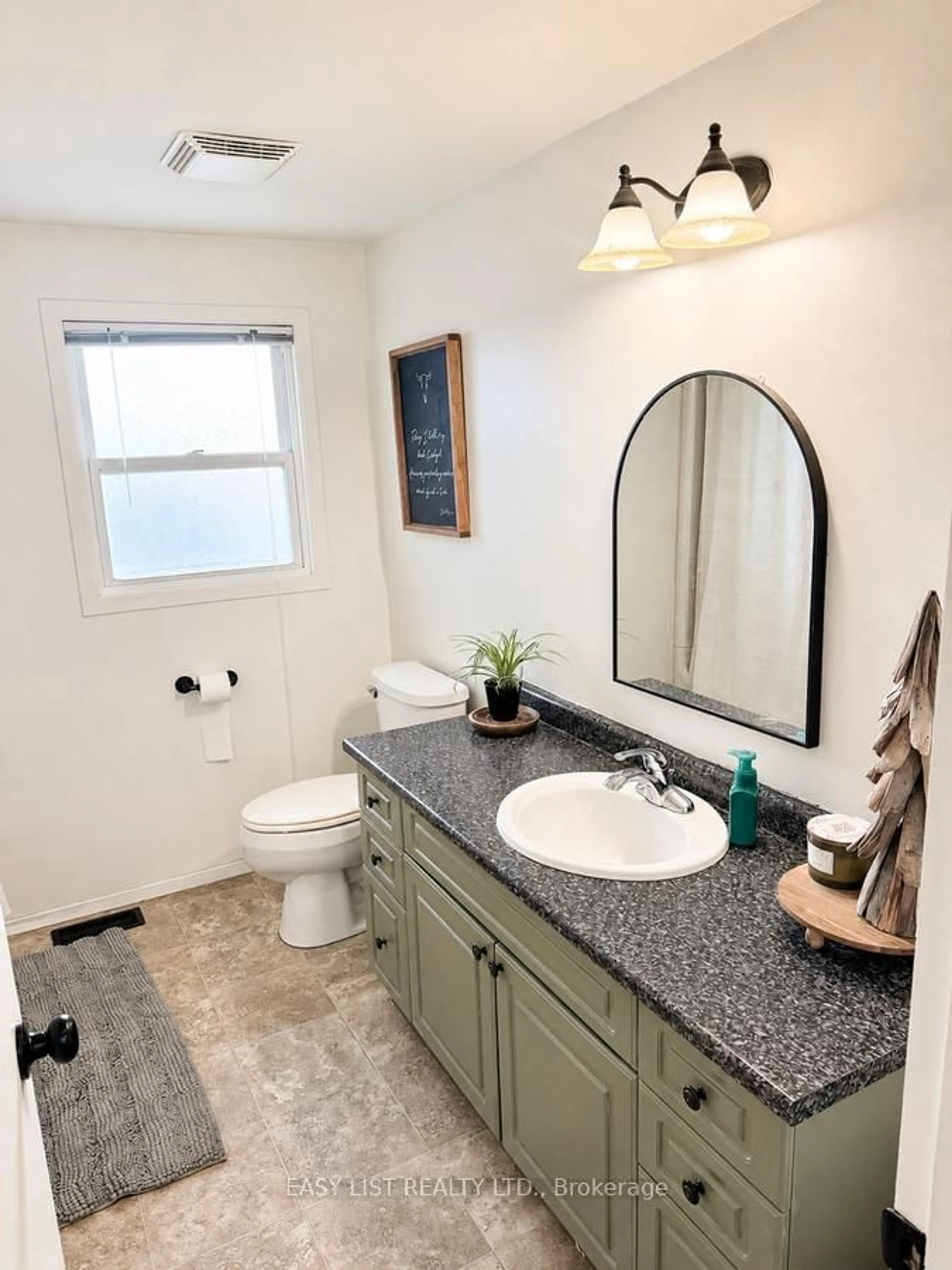 Contemporary bathroom, ceramic/tile floor for 565 Plympton St, Plympton-Wyoming Ontario N0N 1T0