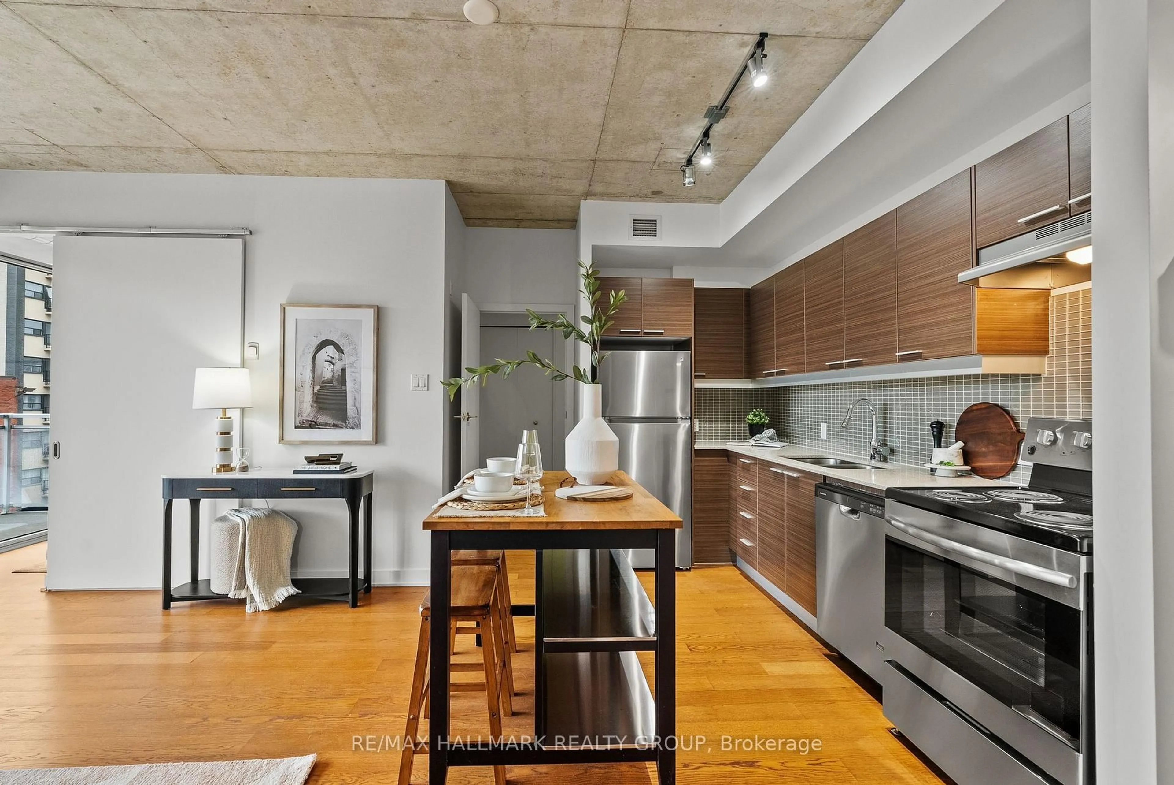 Open concept kitchen, unknown for 354 Gladstone Ave #332, Ottawa Ontario K2P 0R4