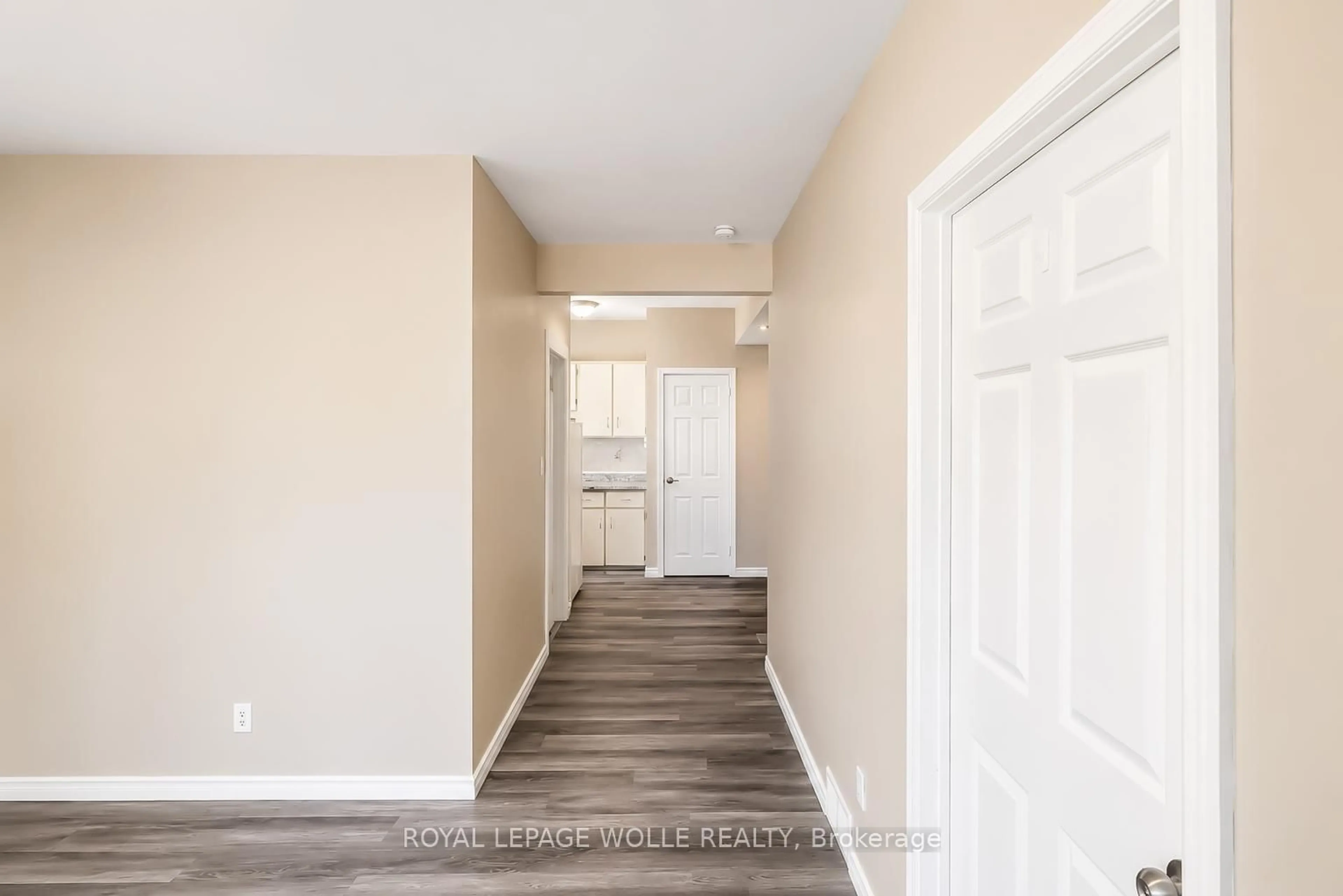 Indoor entryway for 93 Lancaster St, Kitchener Ontario N2H 4T3