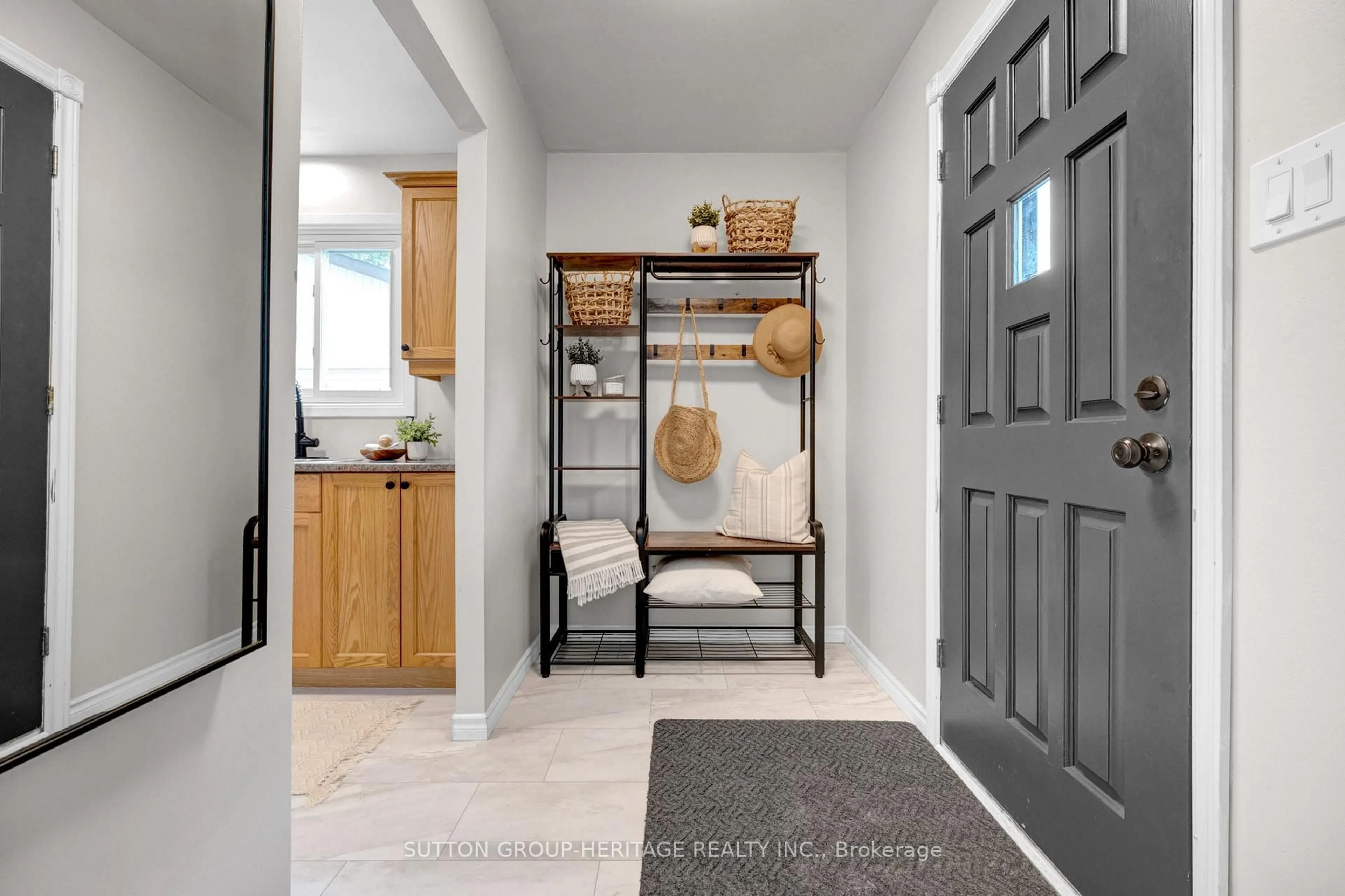 Indoor entryway for 46 Alexander Ave, Peterborough Ontario K9J 6B4