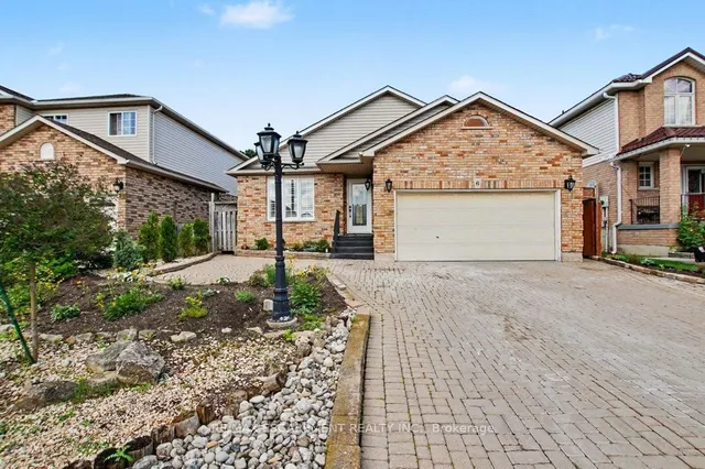 6 Theodore Dr, Hamilton