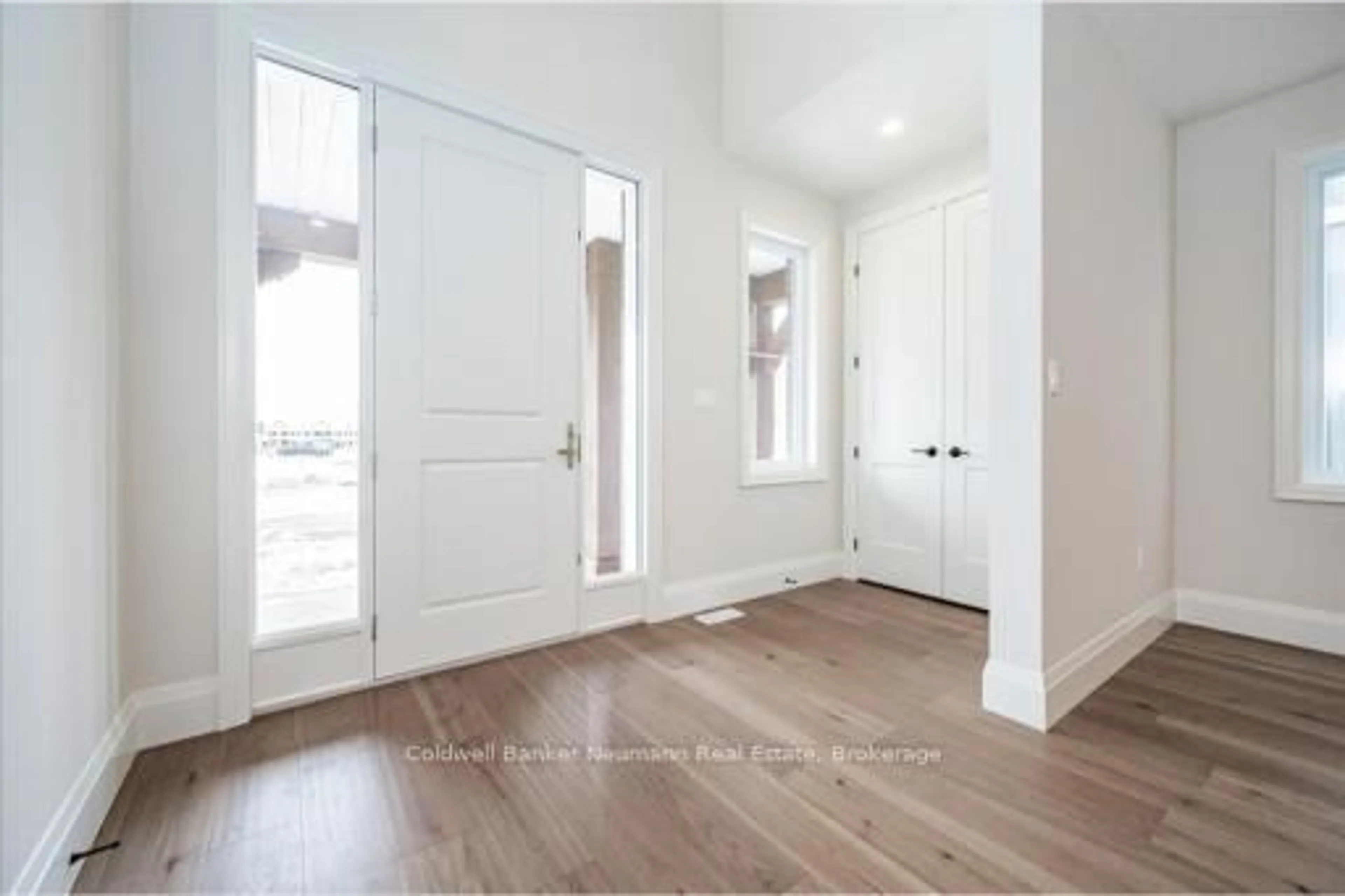 Indoor entryway for 79 Imrie Rd, Centre Wellington Ontario N0B 1S0