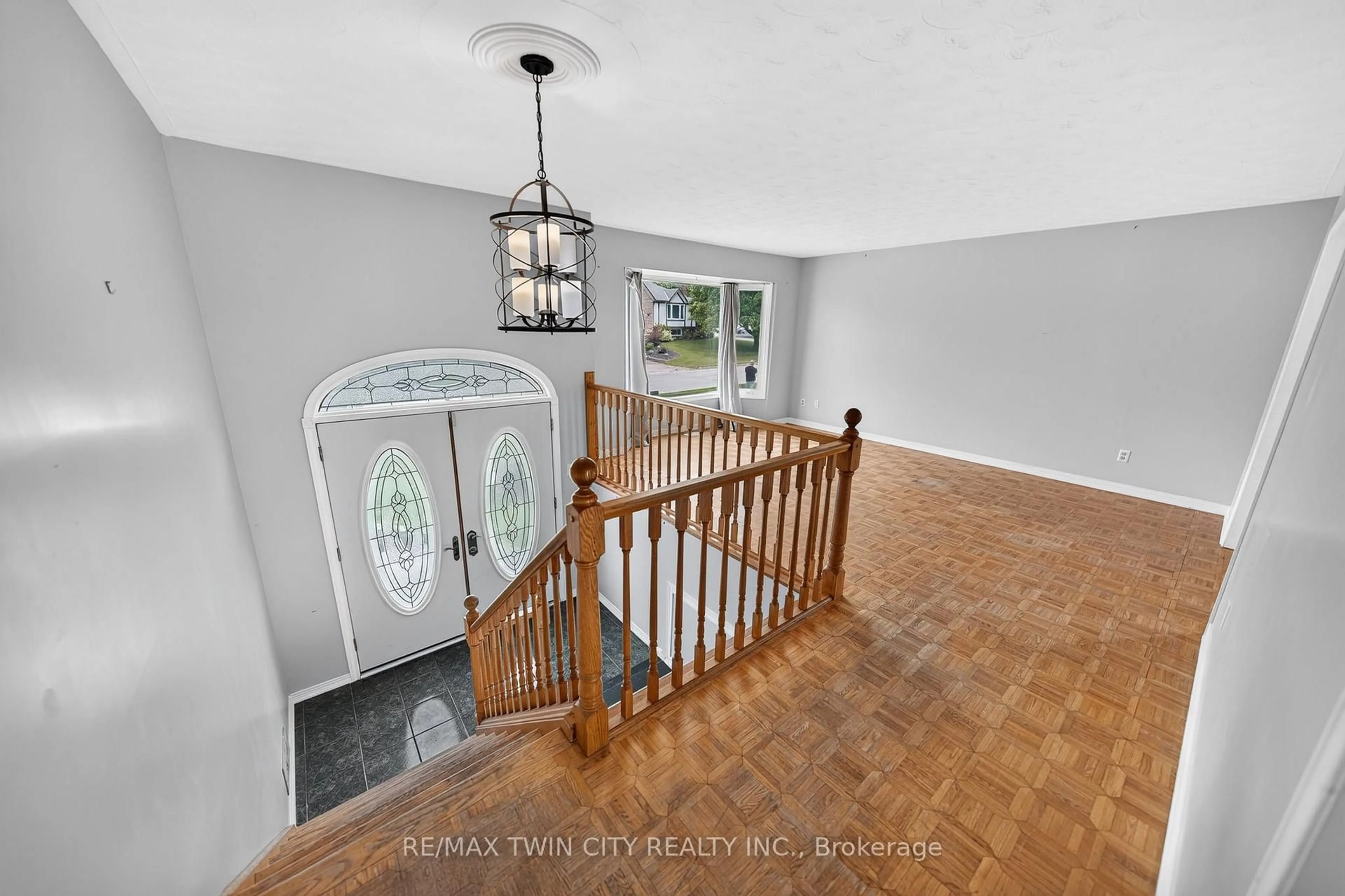 Indoor entryway for 238 Hillmer Rd, Cambridge Ontario N1R 6N8
