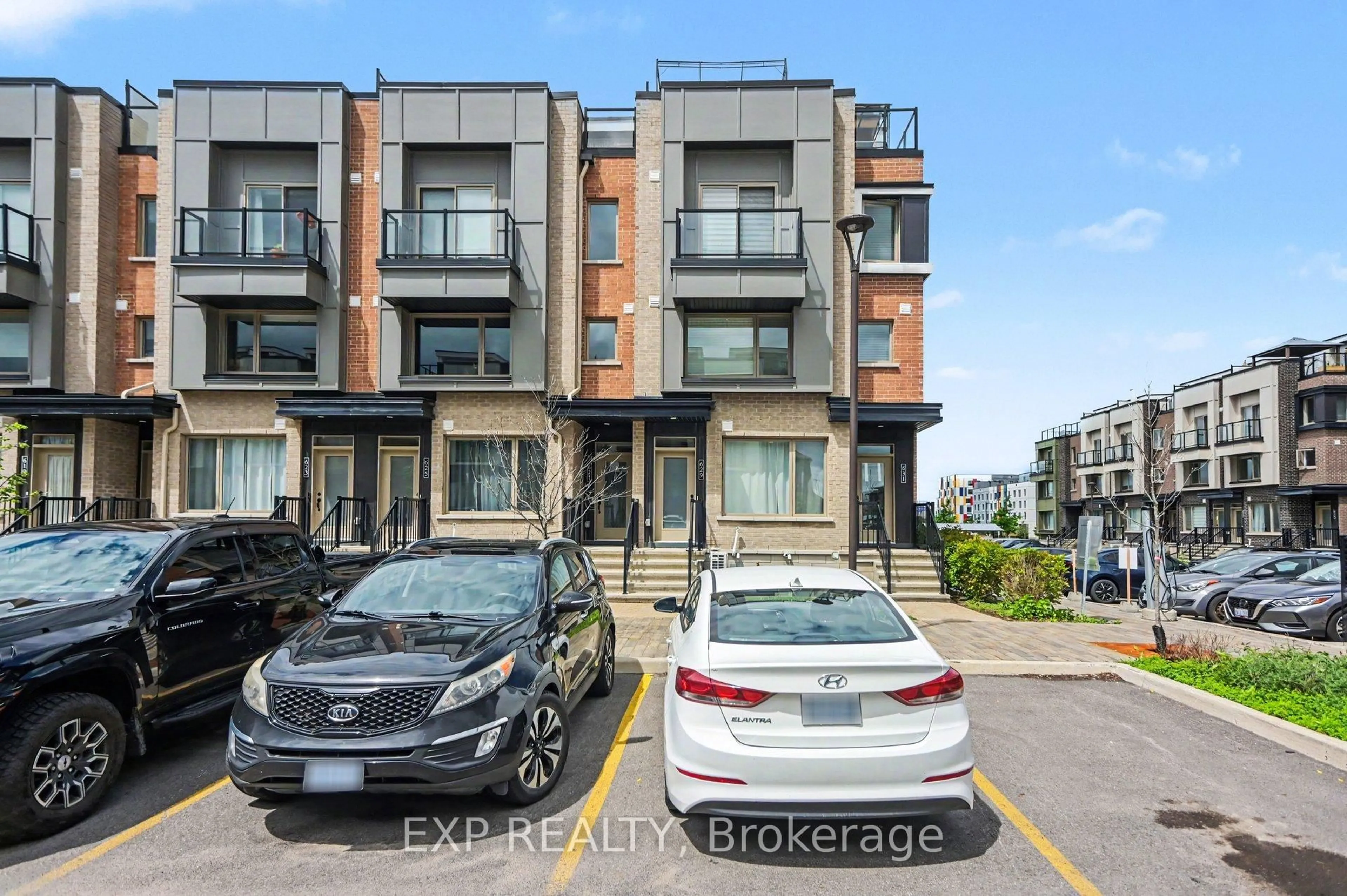 Unknown for 629 Makwa Private, Ottawa Ontario K1K 5A4
