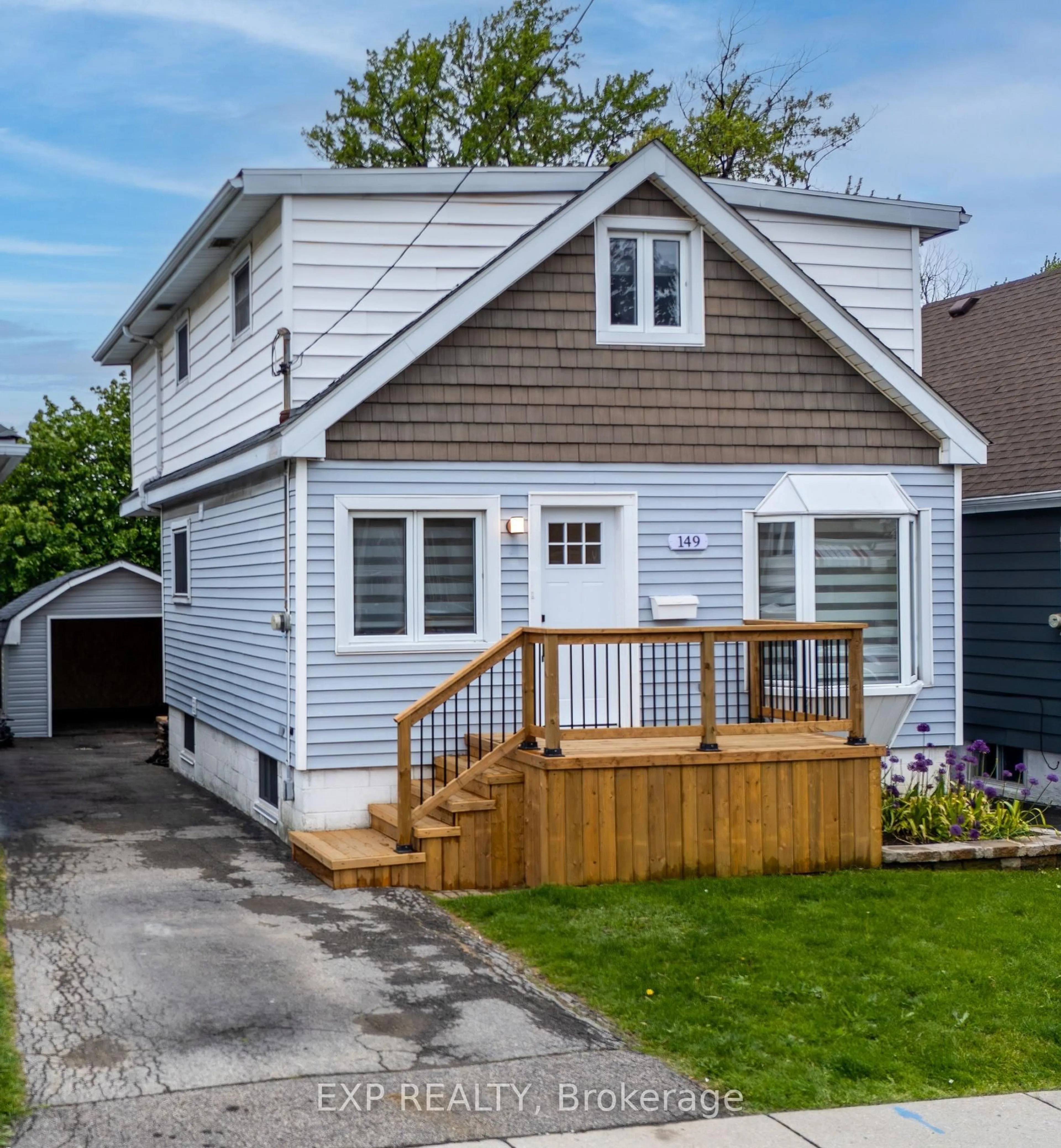 Home with vinyl exterior material, street for 149 Ivon Ave, Hamilton Ontario L8H 5S7