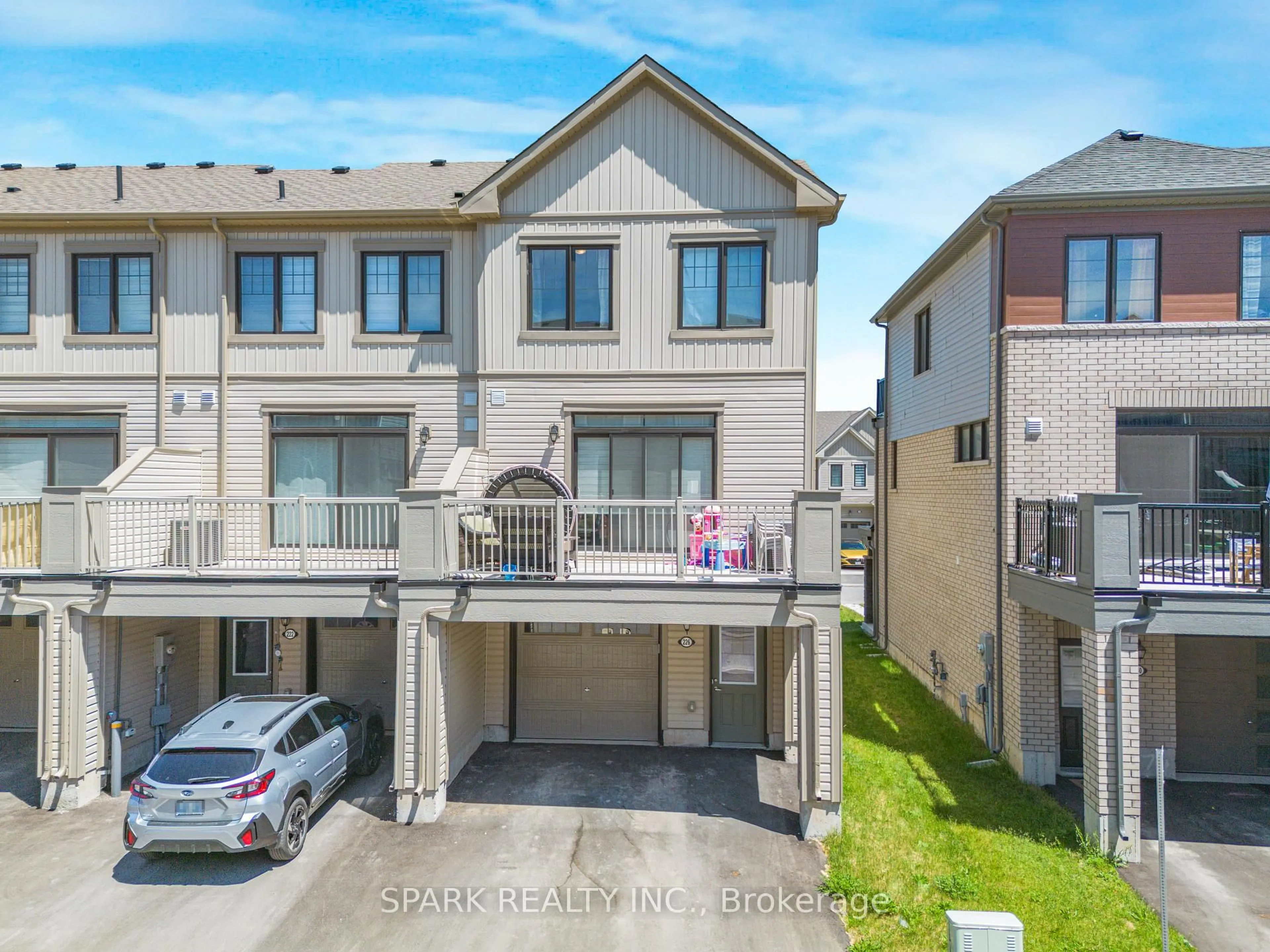 A pic from outside/outdoor area/front of a property/back of a property/a pic from drone, street for 226 Melody Lane, Thorold Ontario L0S 1K0